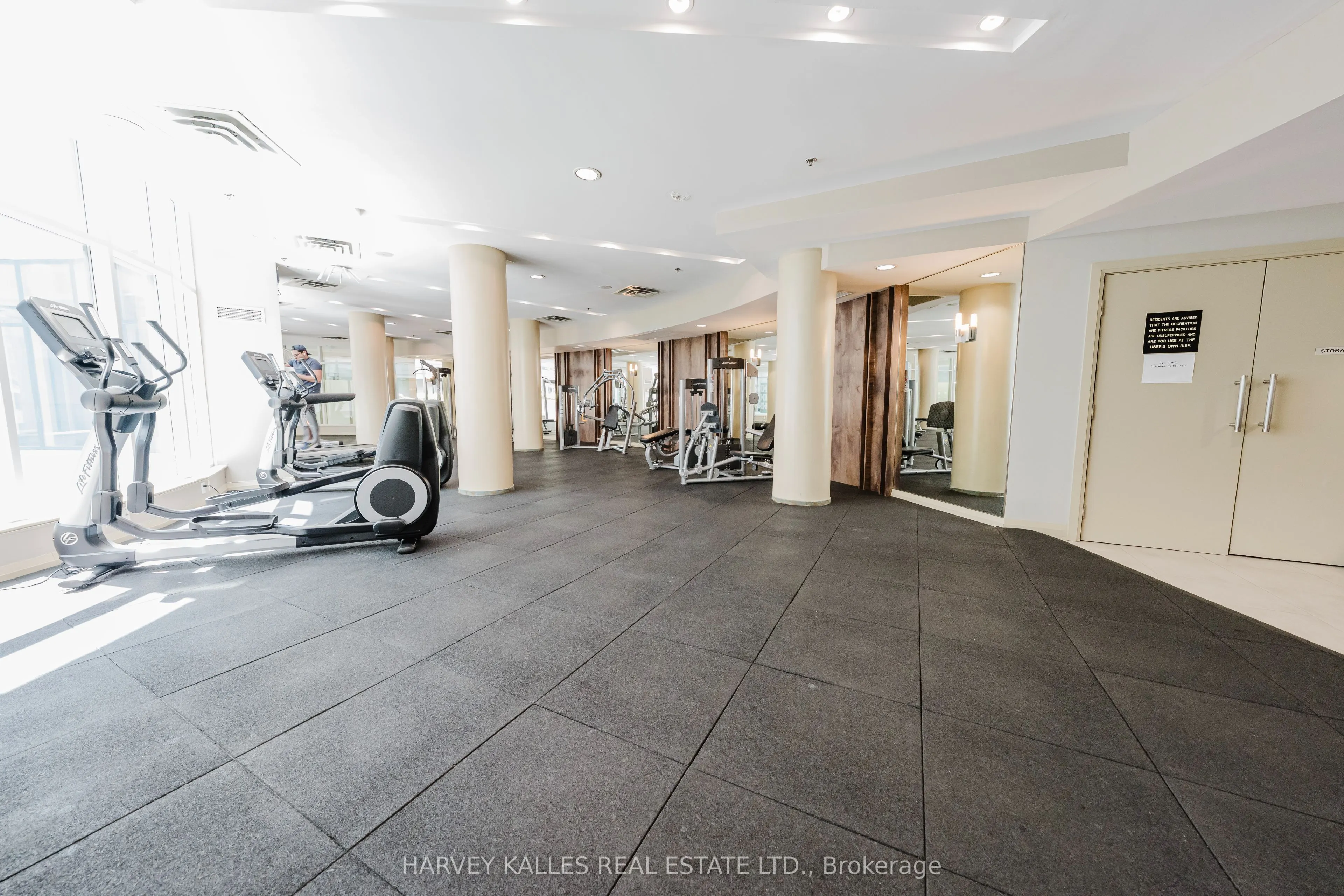16 Yonge Street #3211