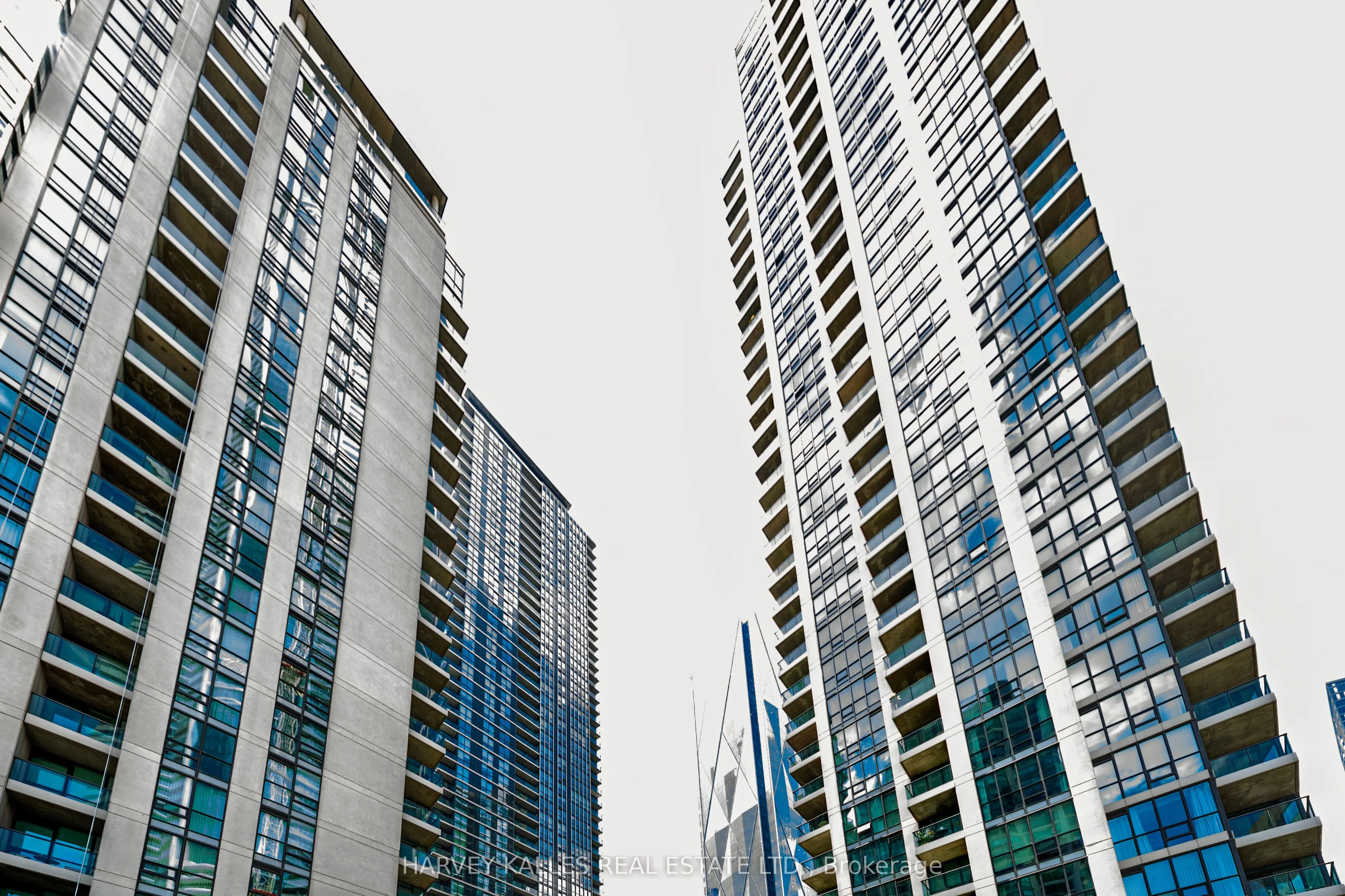 16 Yonge Street #3211