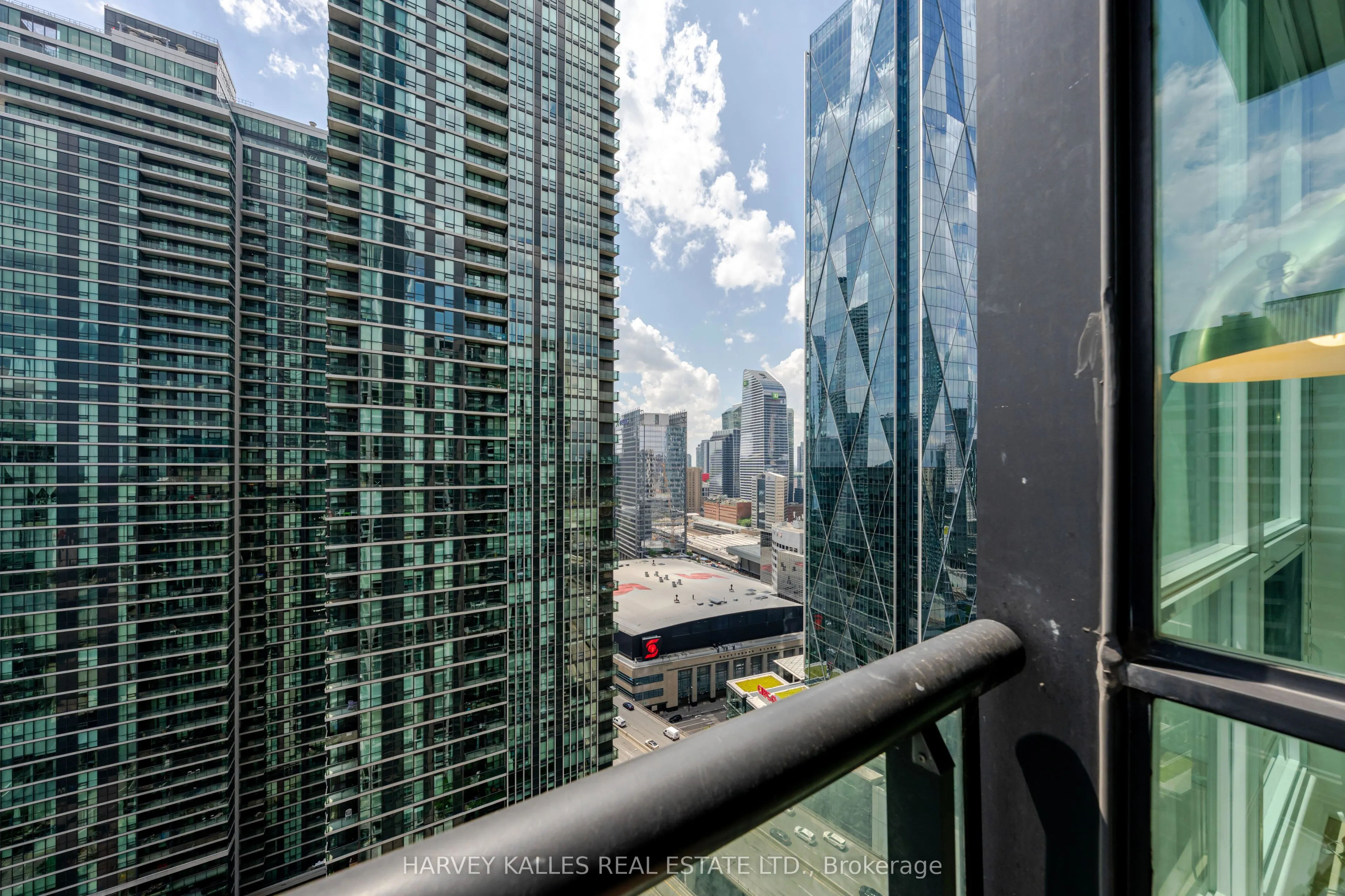 16 Yonge Street #3211