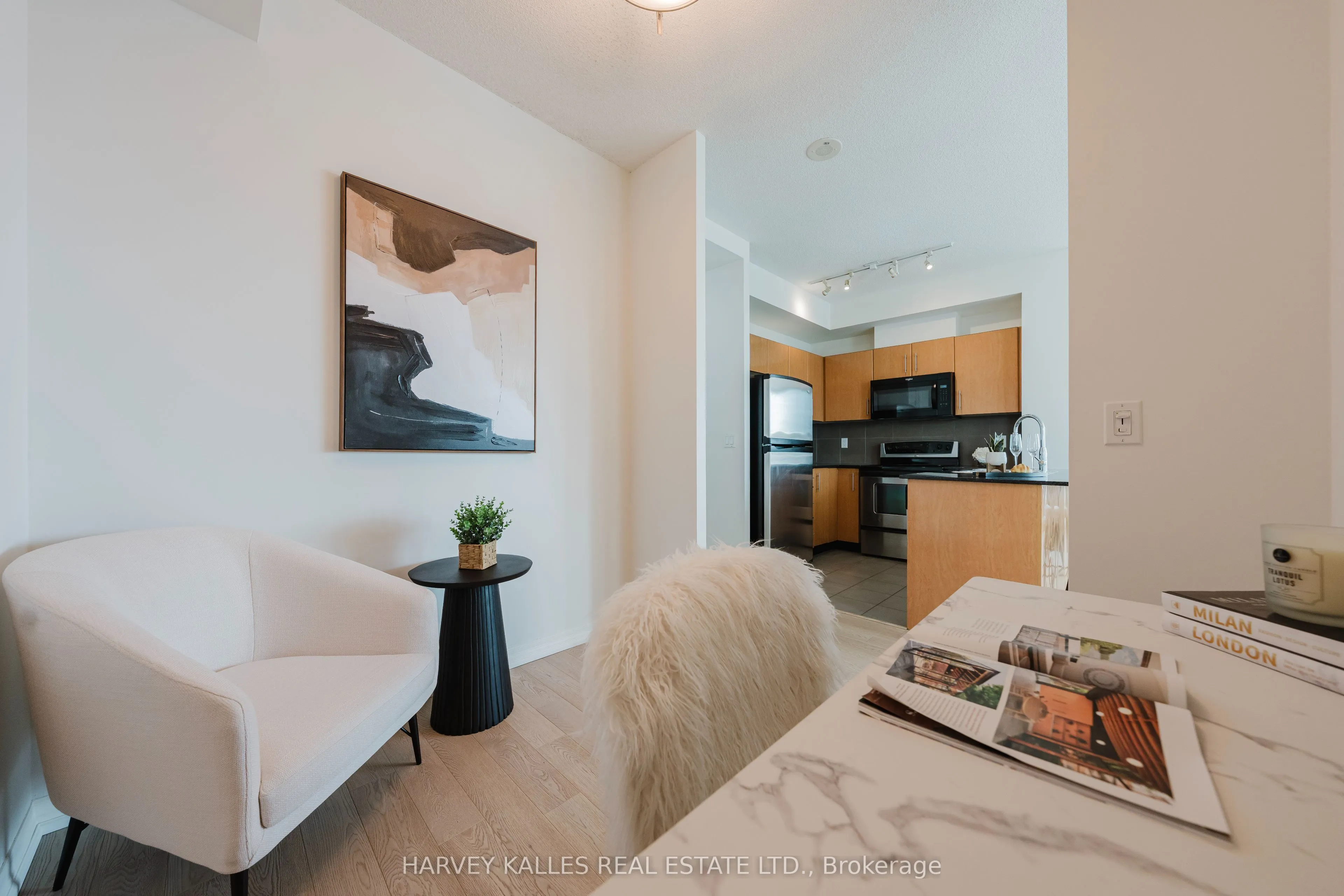 16 Yonge Street #3211