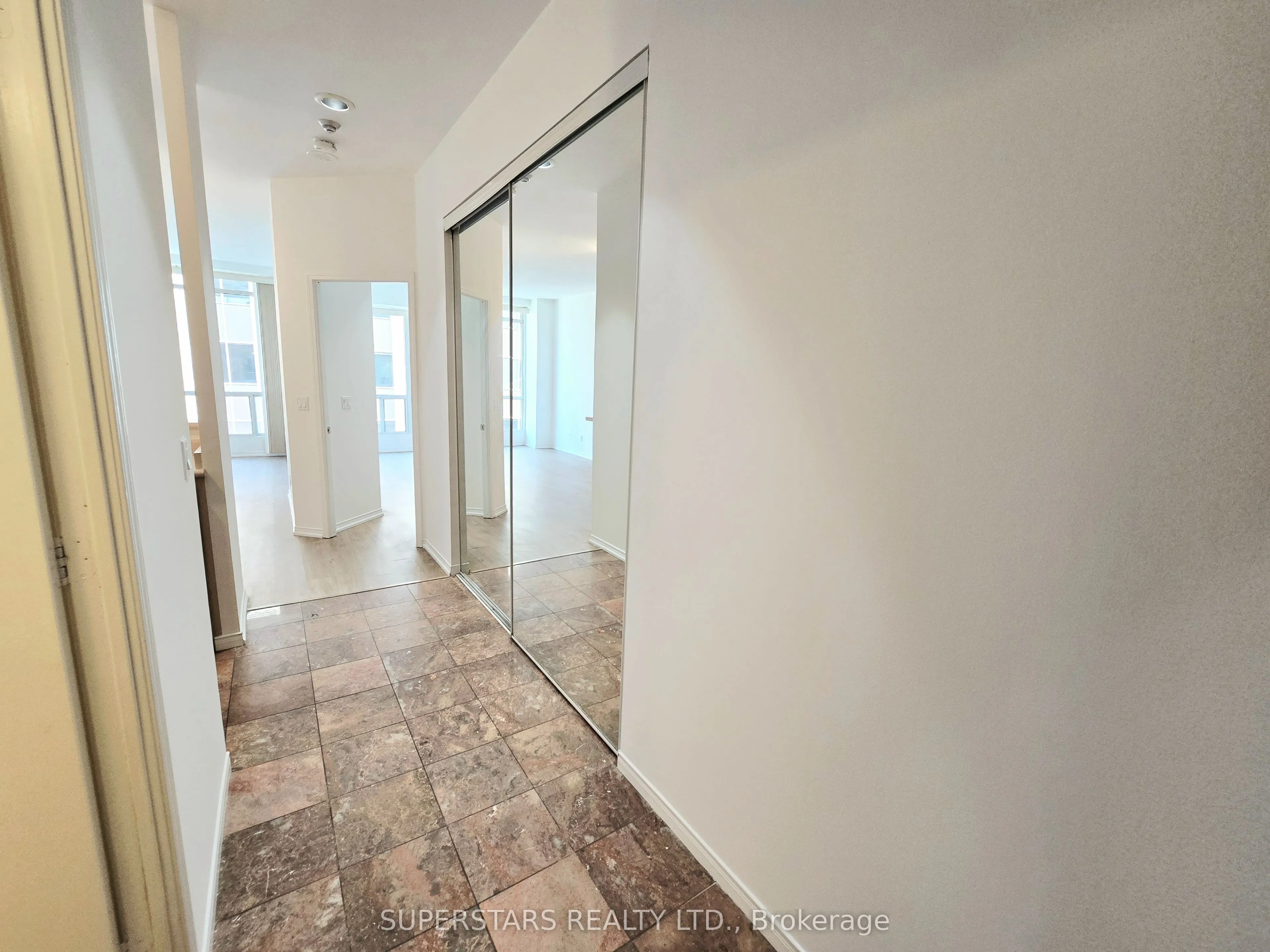 7 King Street E #1712