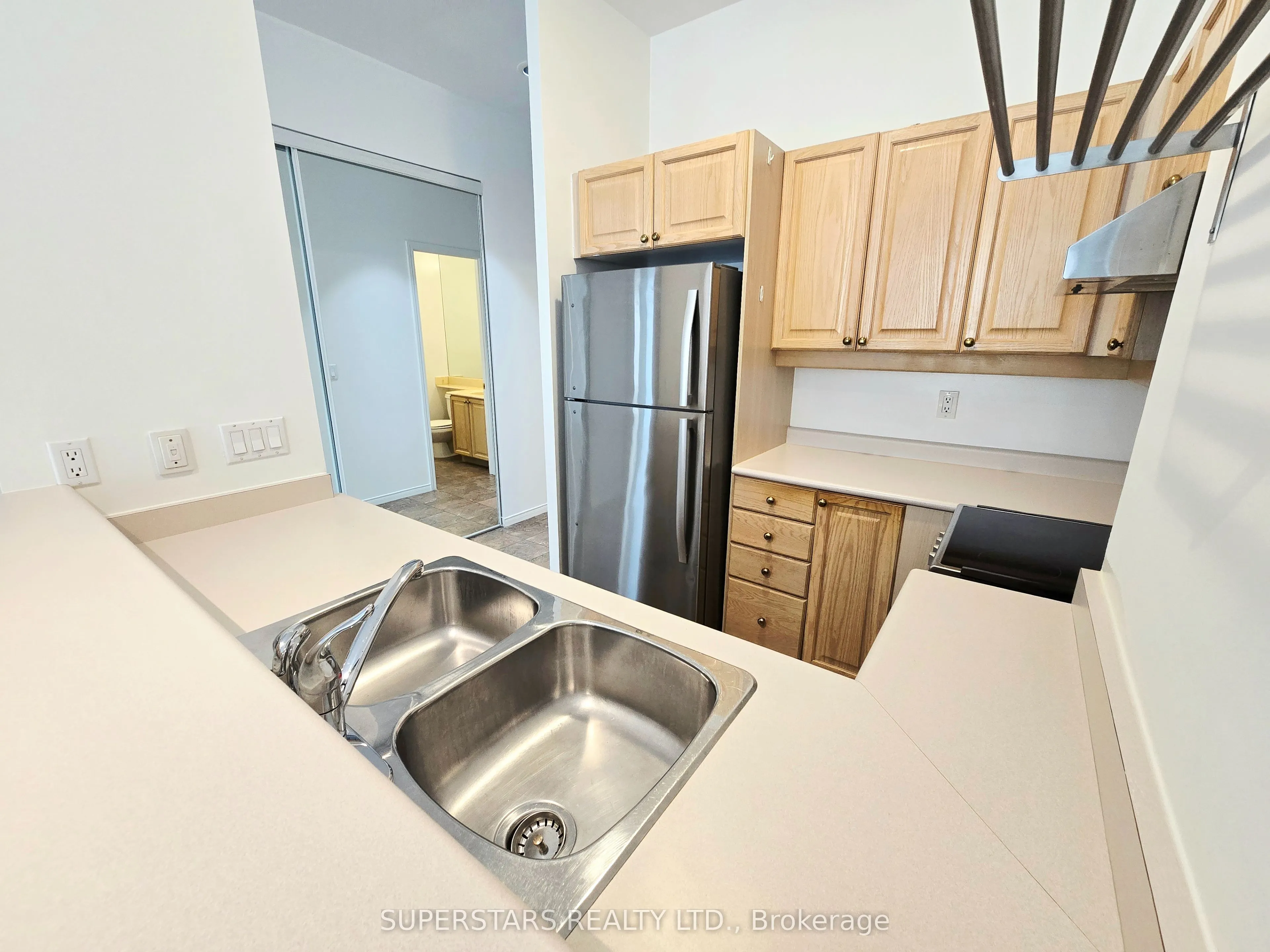 7 King Street E #1712