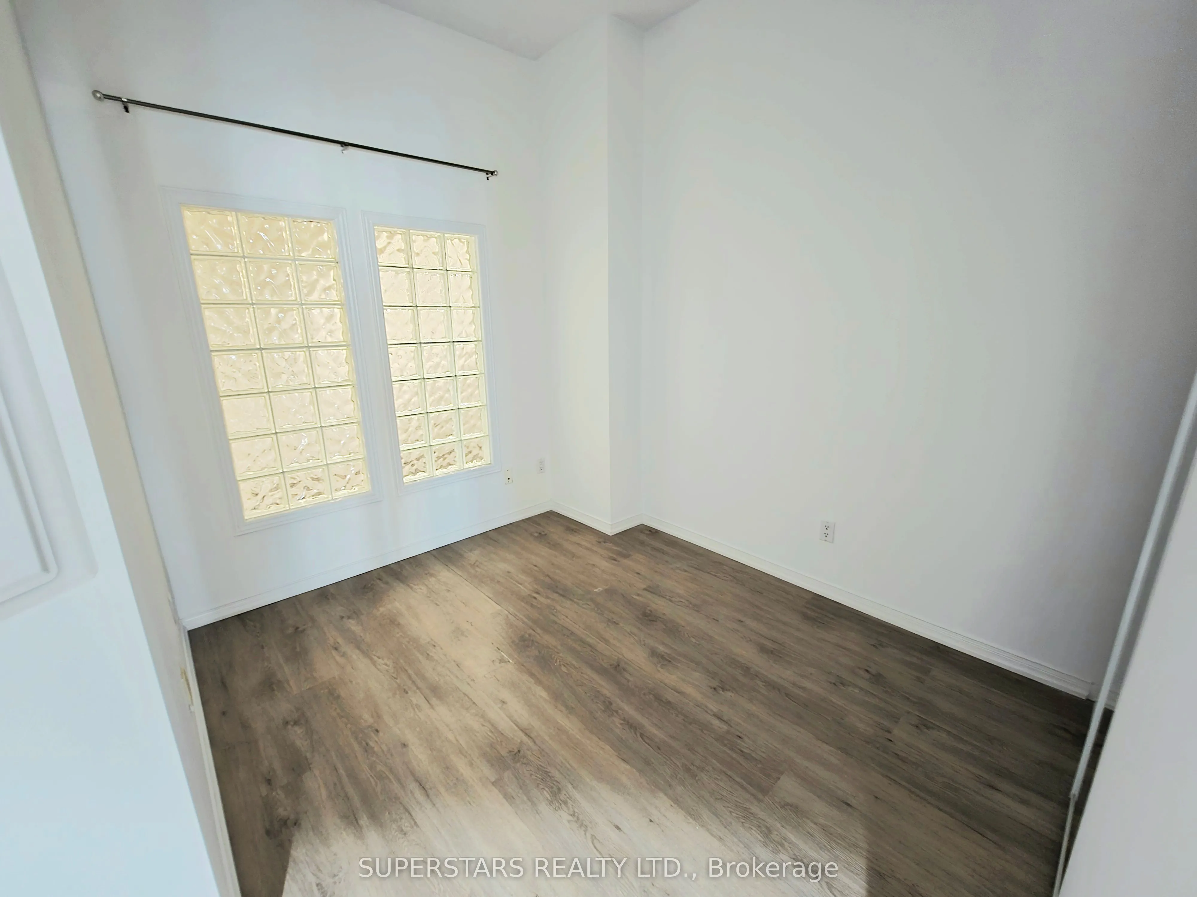 7 King Street E #1712