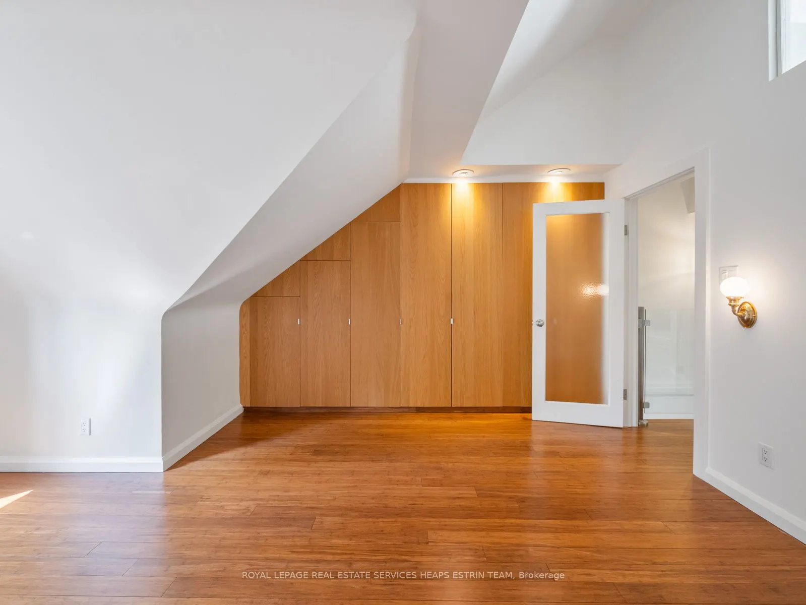 60 Boswell Avenue
