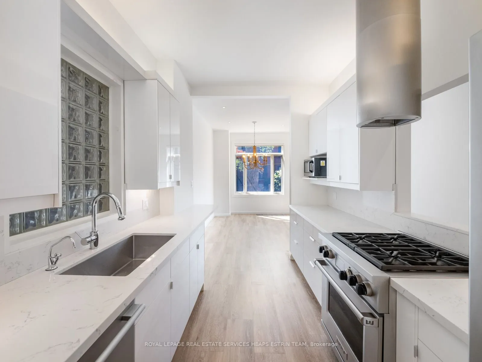 60 Boswell Avenue