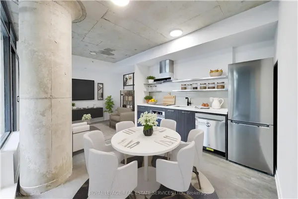 560 King Street W #626