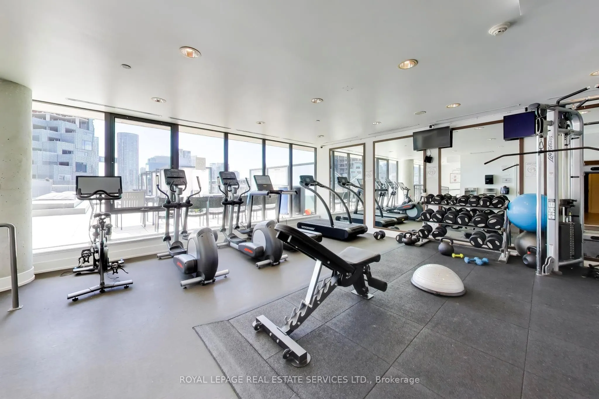560 King Street W #626