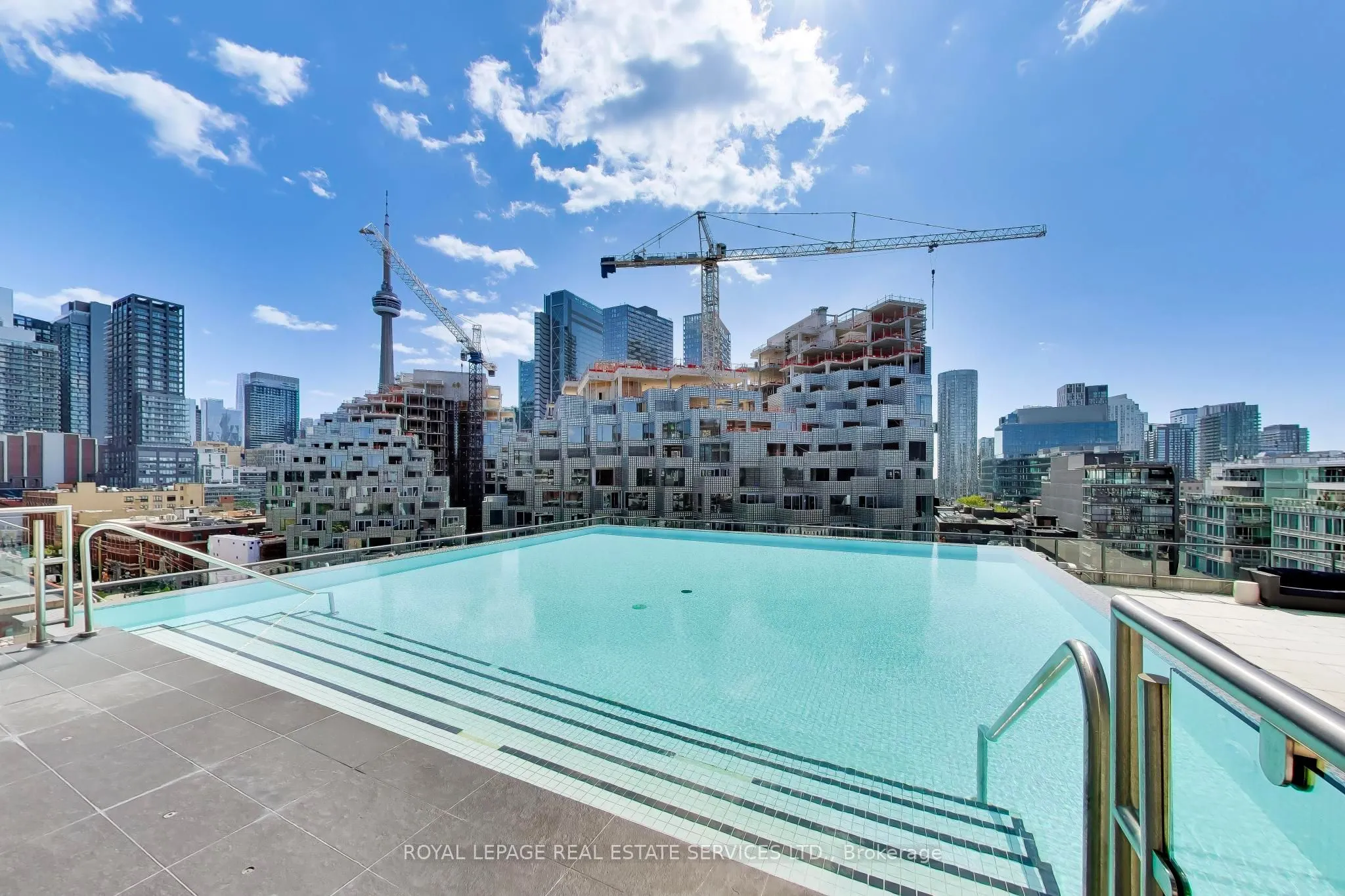 560 King Street W #626