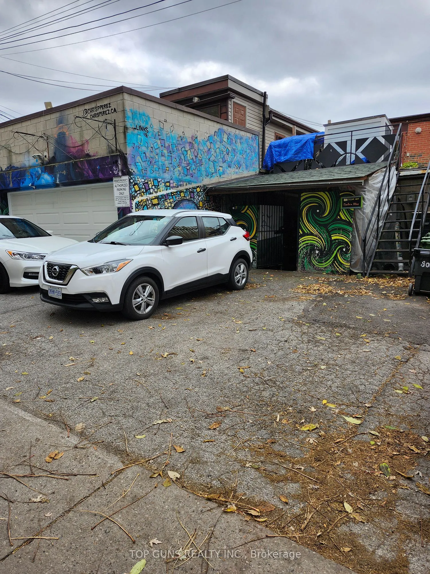 800 St Clair Avenue W