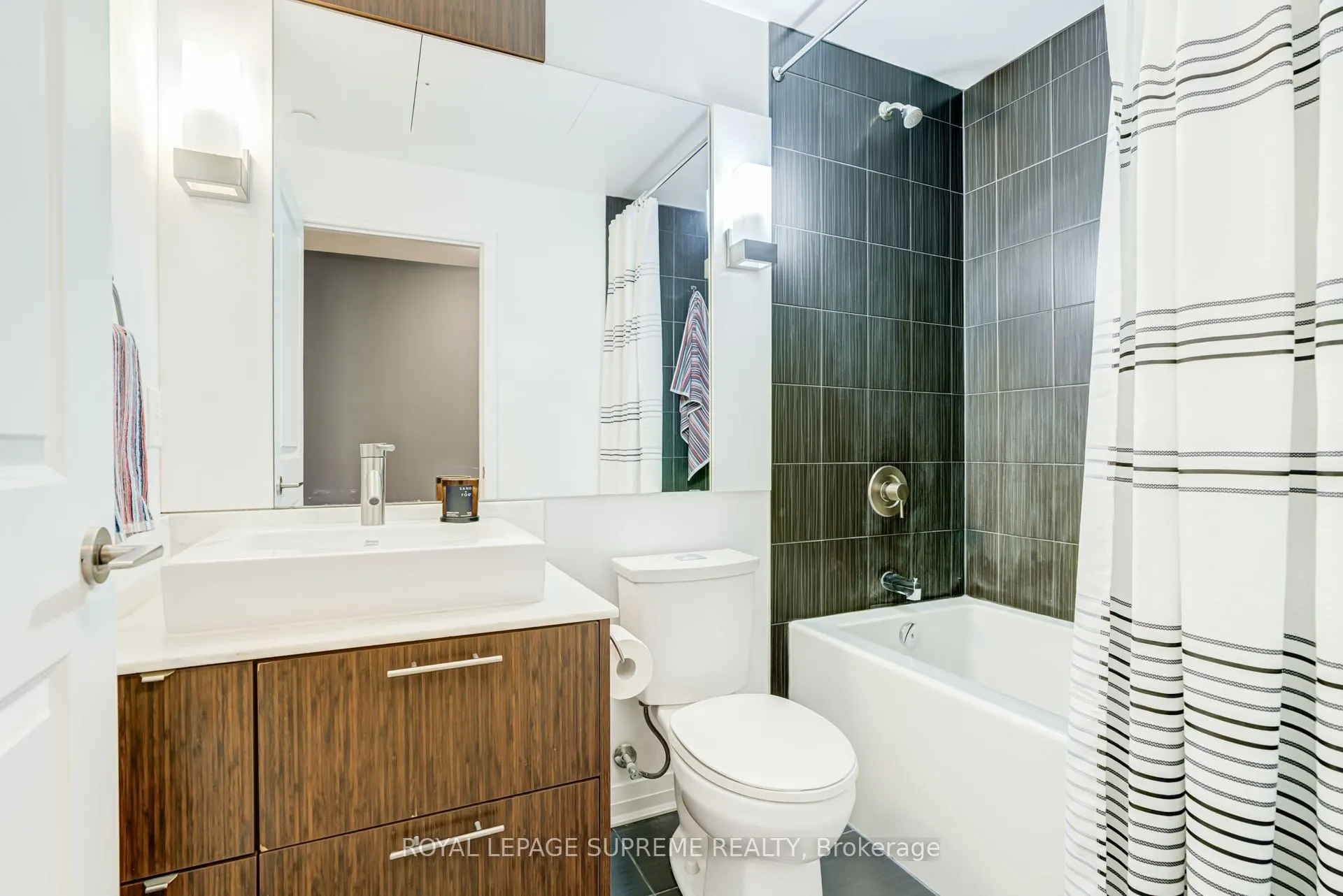 8 Mercer Street #1710