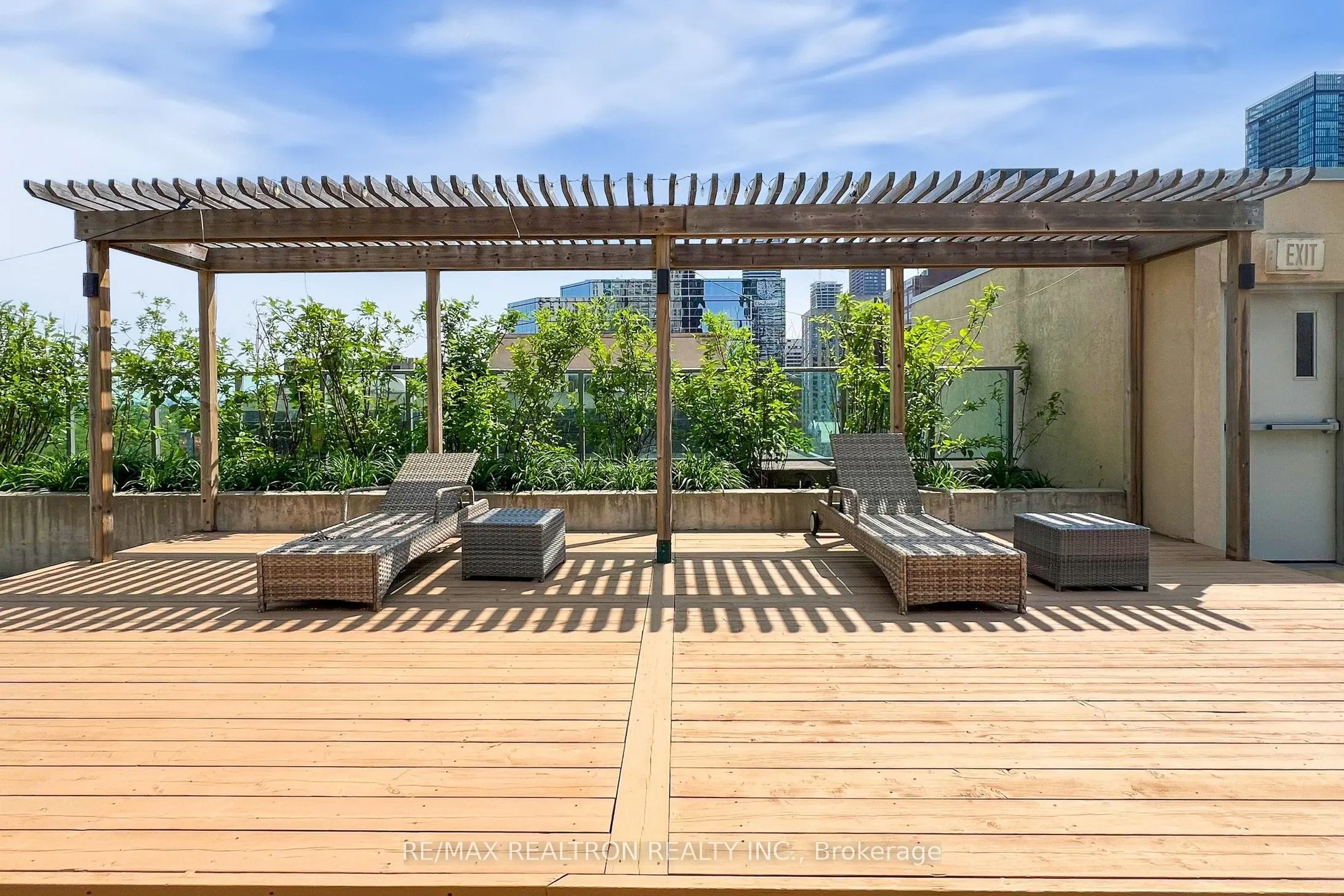 8 Park Road #PH3802