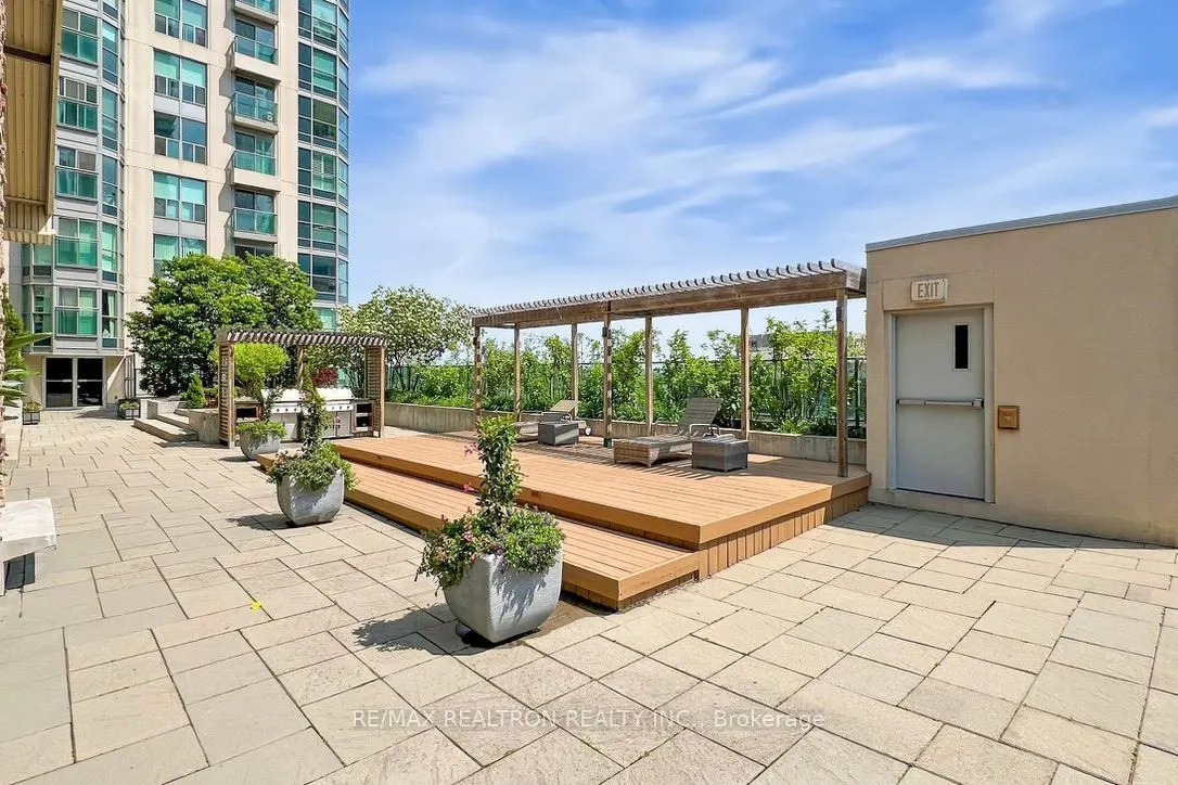 8 Park Road #PH3802