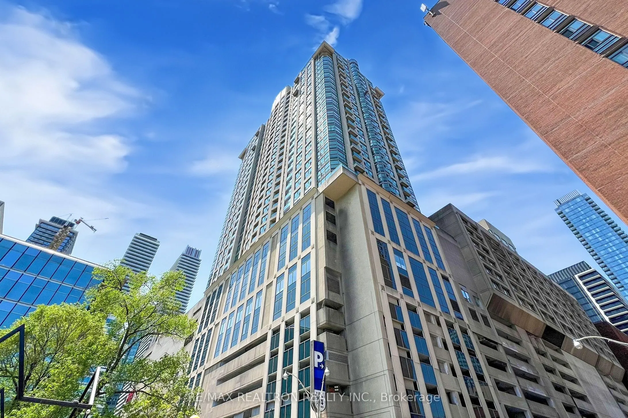 8 Park Road #PH3802