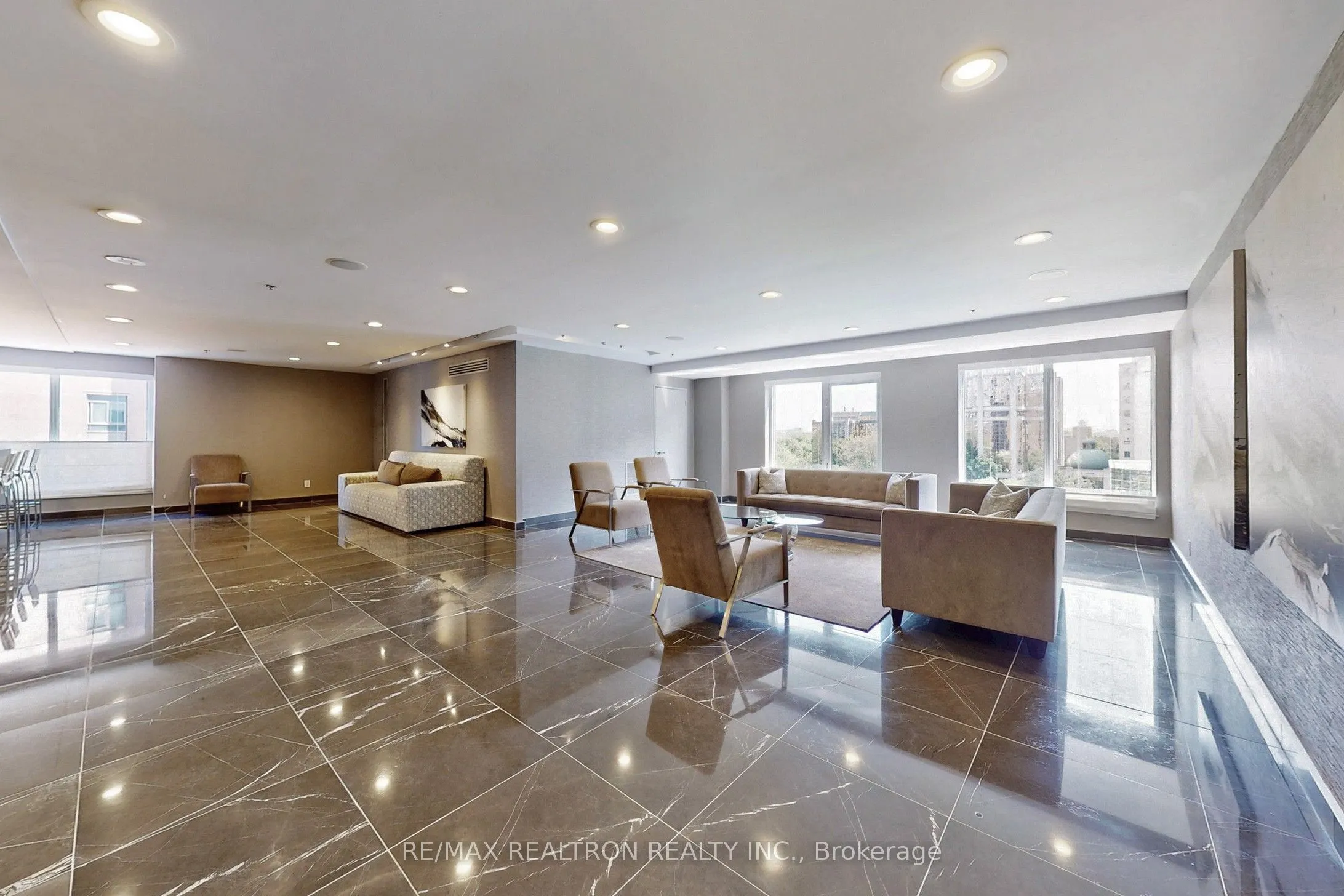 8 Park Road #PH3802