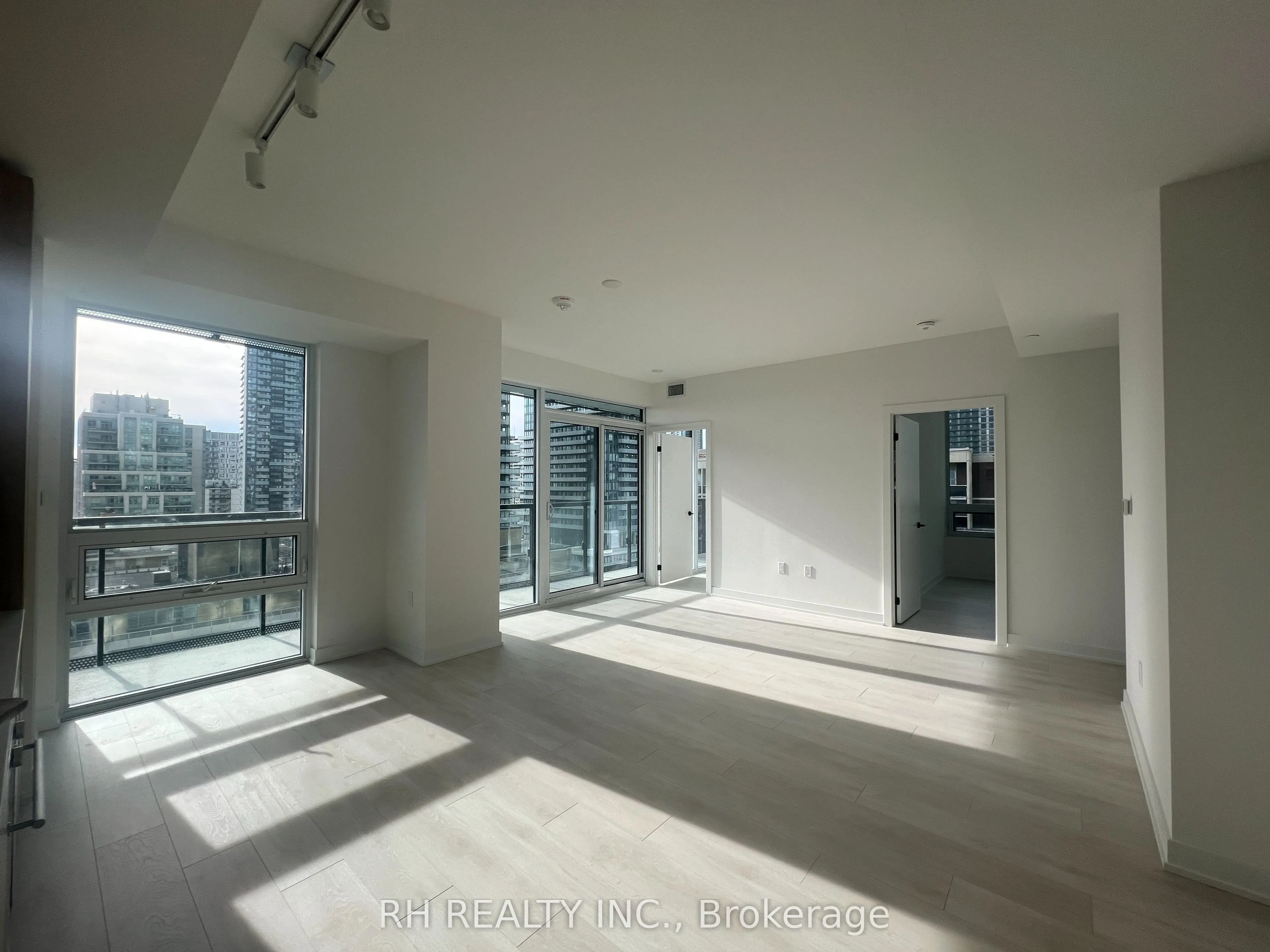 127 Broadway Avenue #1502