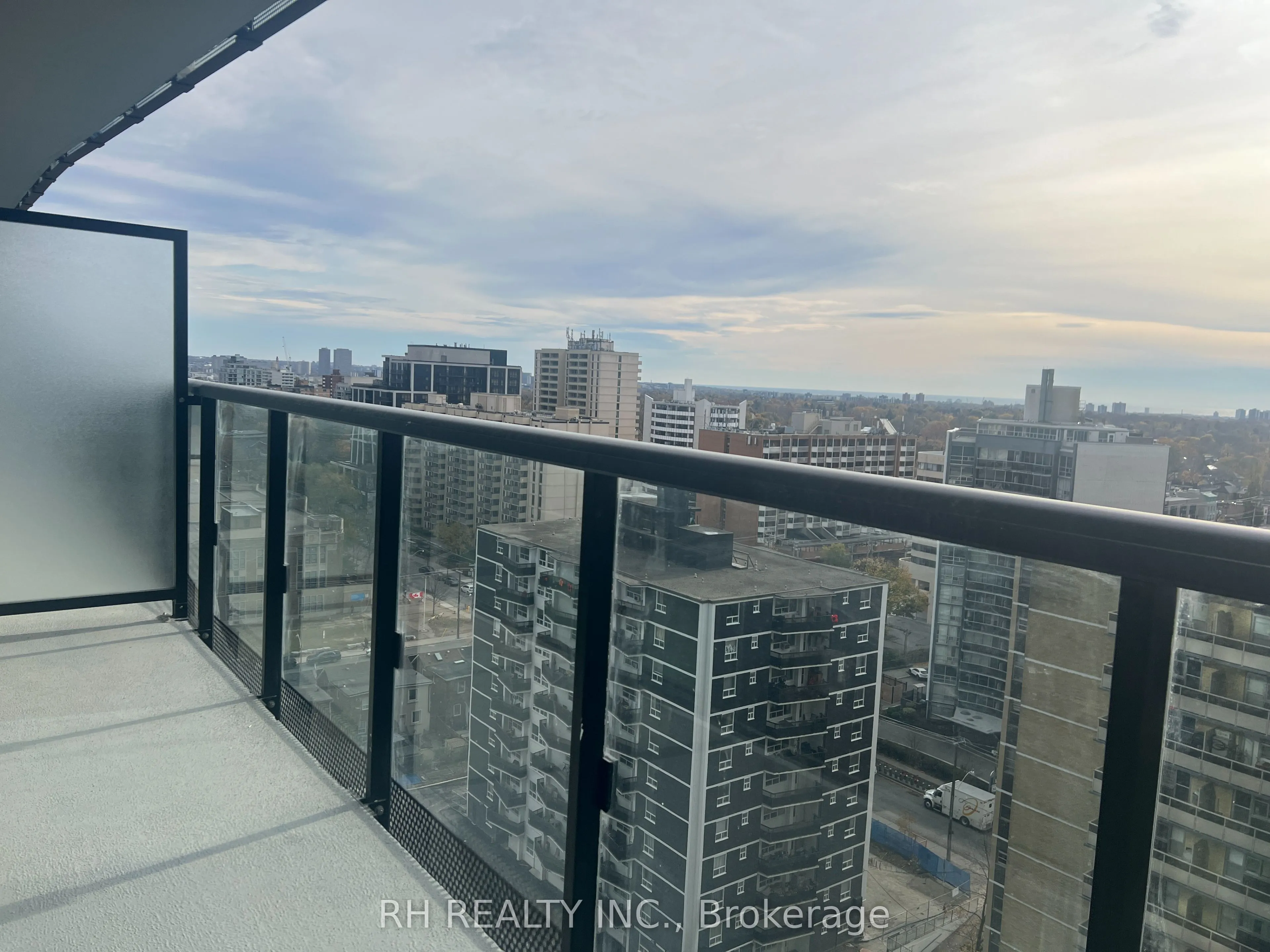 127 Broadway Avenue #1502