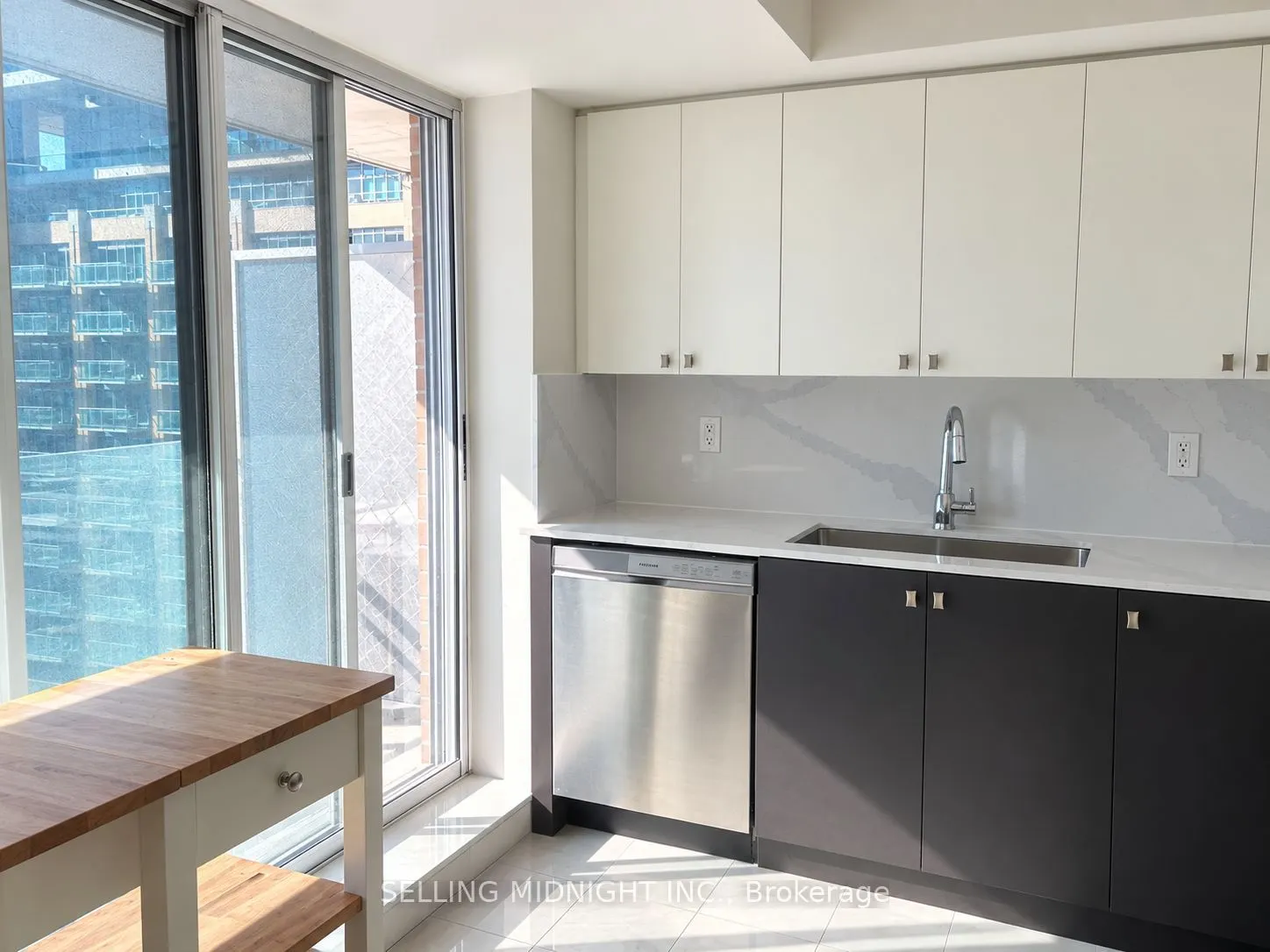 50 Lynn Wiilams Street #1103