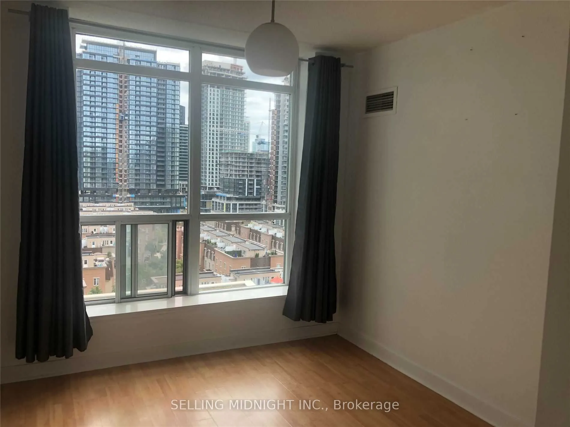 50 Lynn Wiilams Street #1103