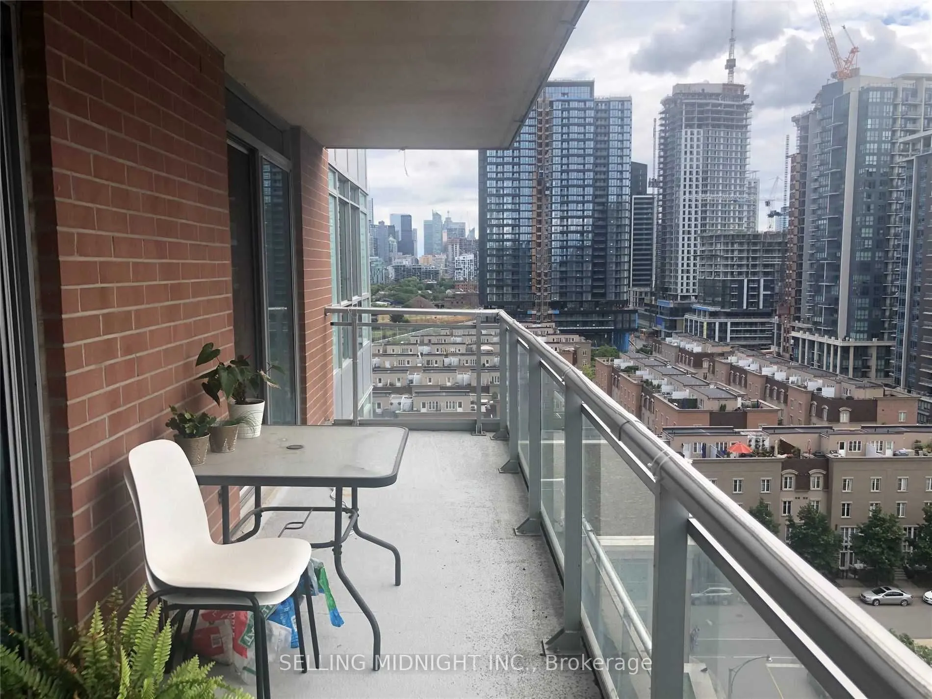 50 Lynn Wiilams Street #1103