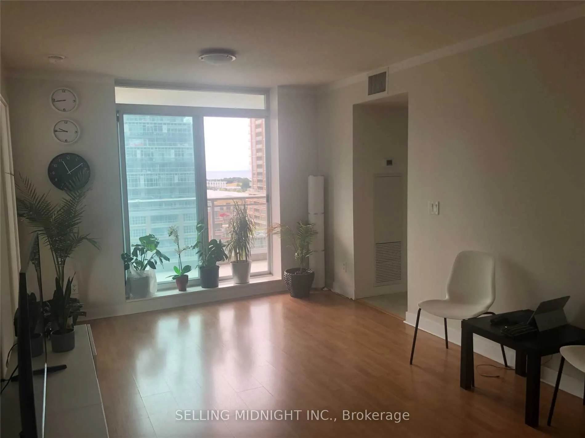 50 Lynn Wiilams Street #1103