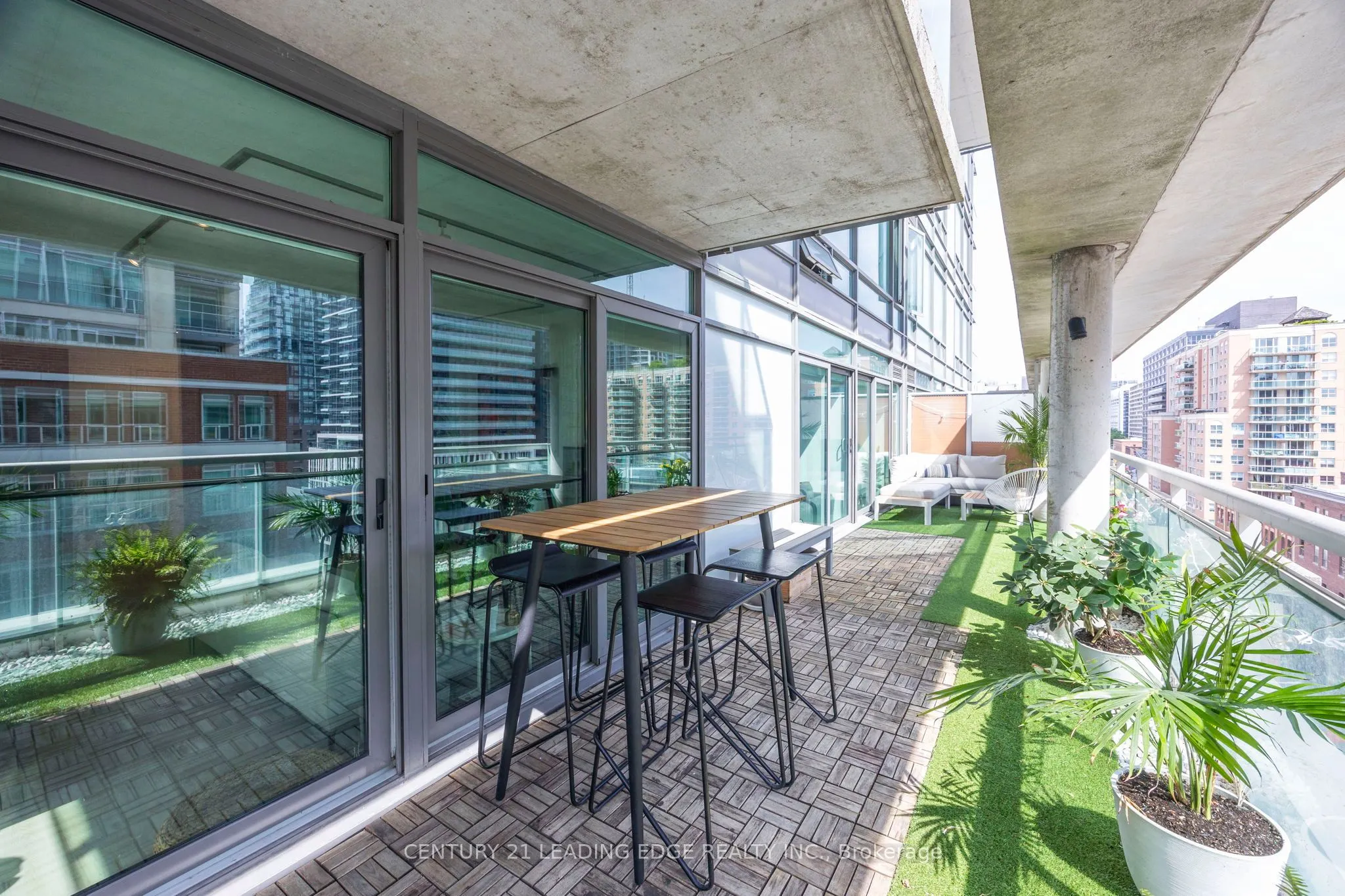 333 Adelaide Street E #903