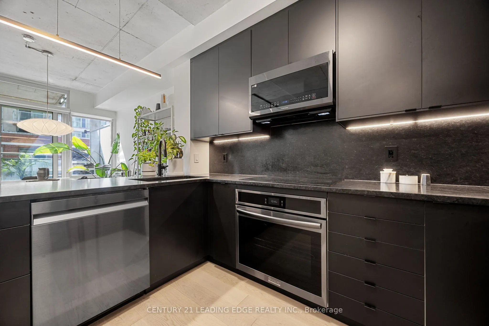 333 Adelaide Street E #903