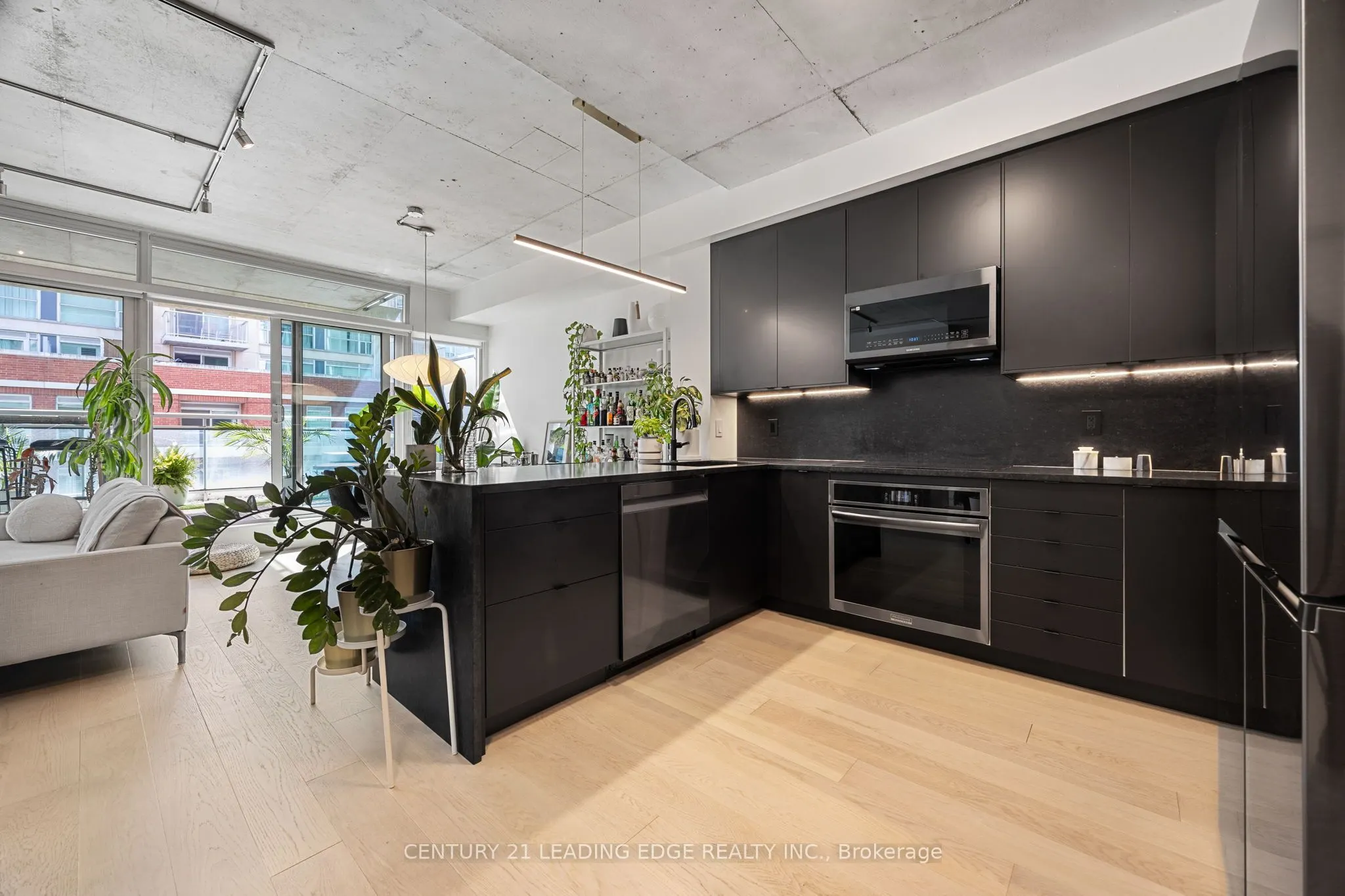 333 Adelaide Street E #903