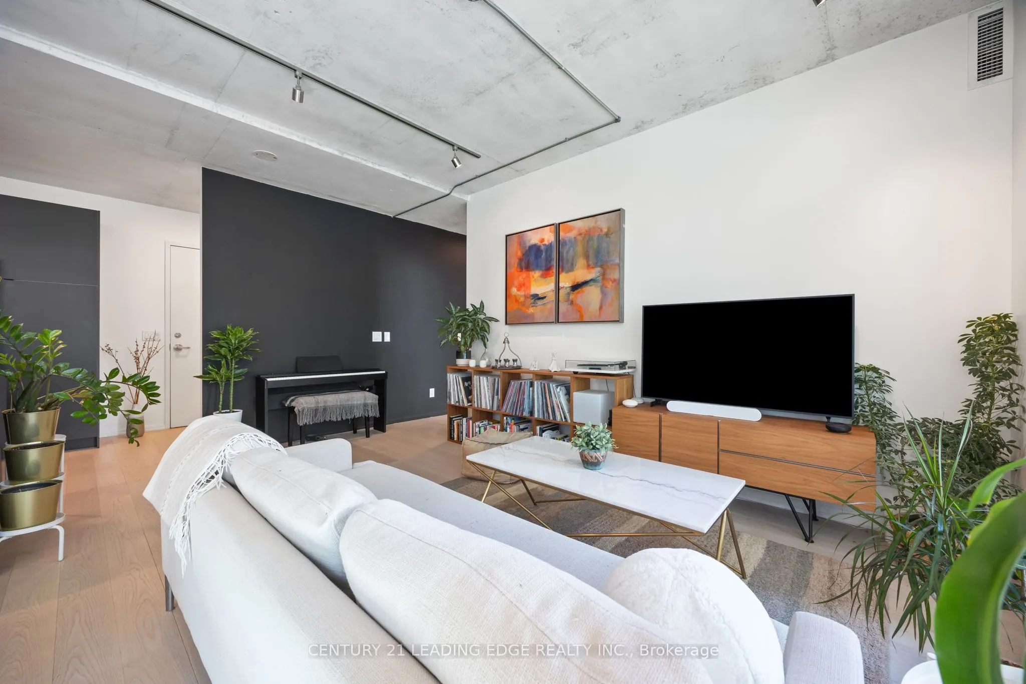 333 Adelaide Street E #903