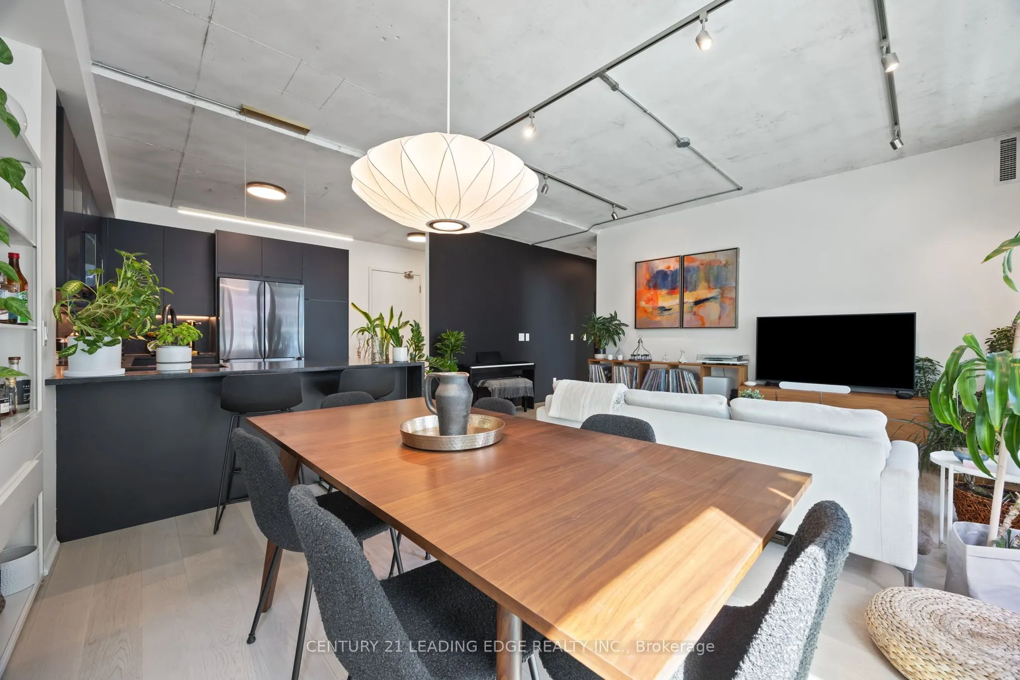 333 Adelaide Street E #903