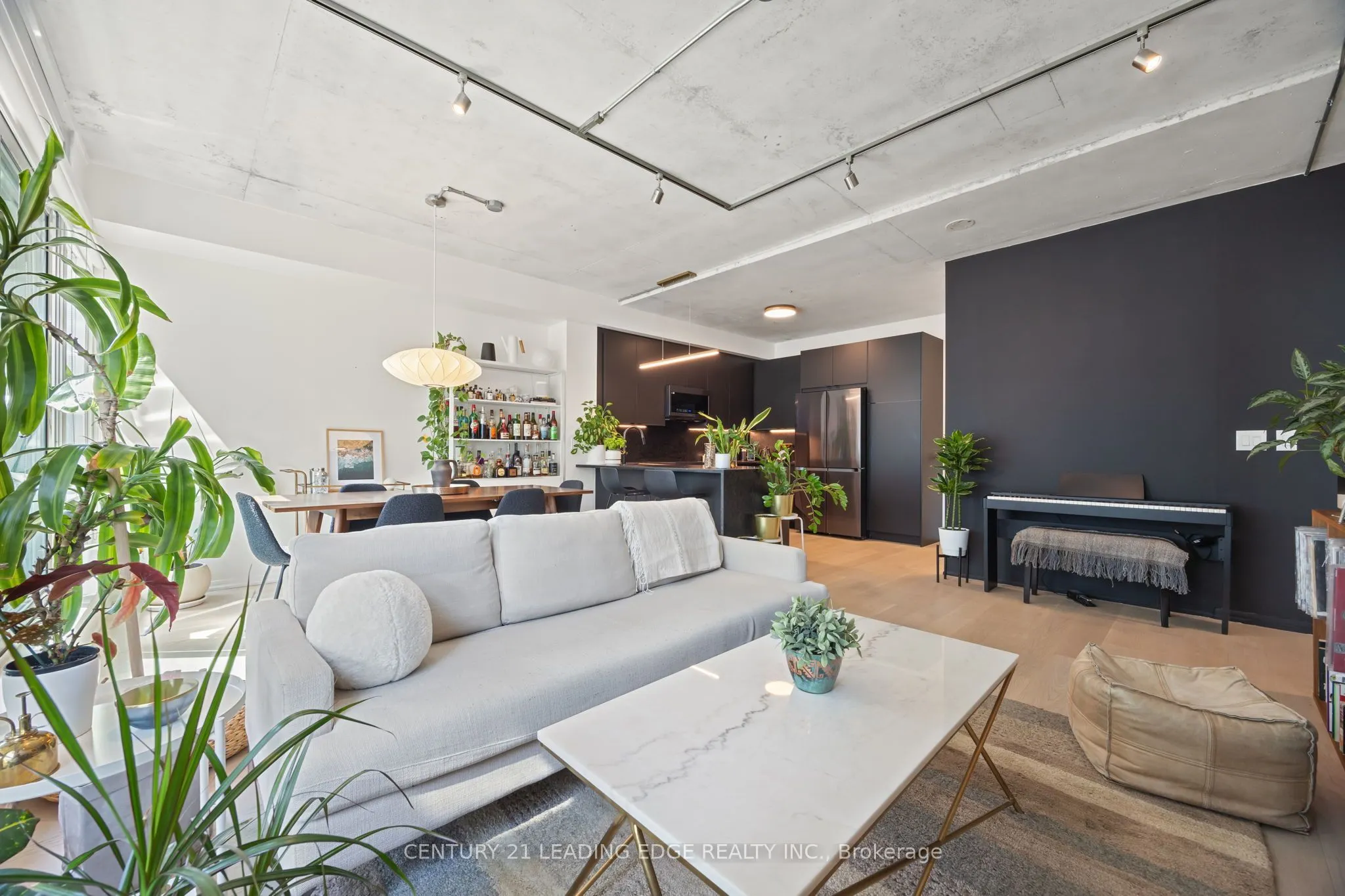 333 Adelaide Street E #903