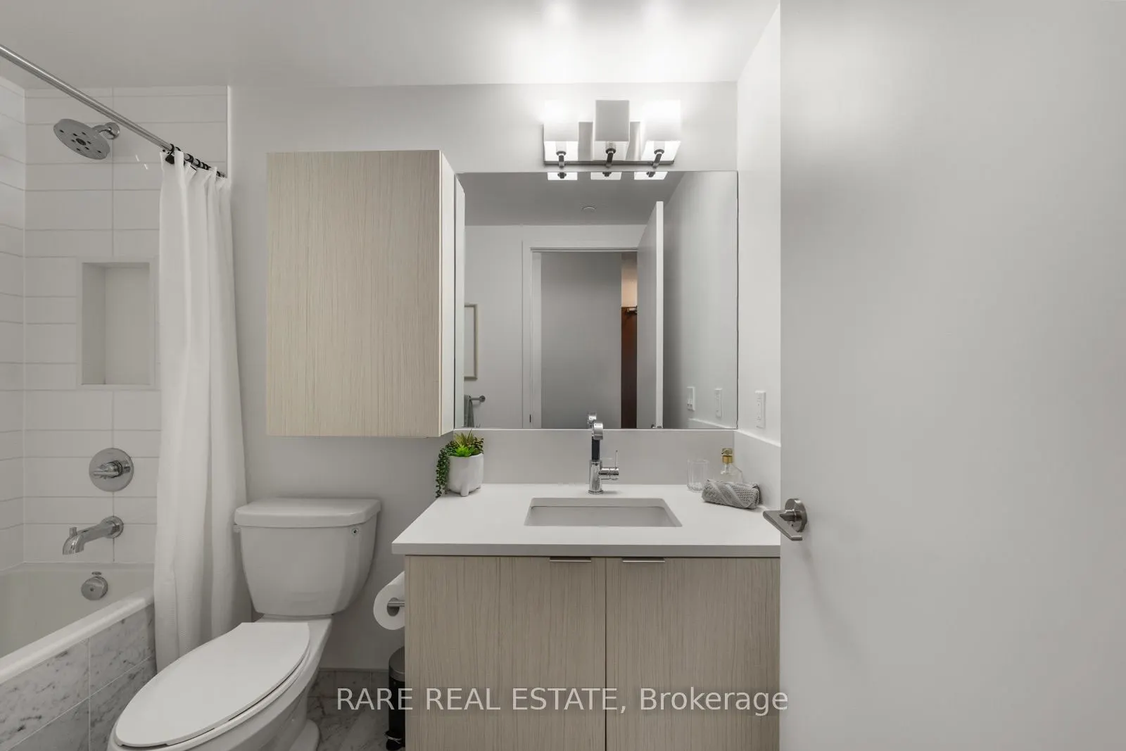 38 Iannuzzi Street #528