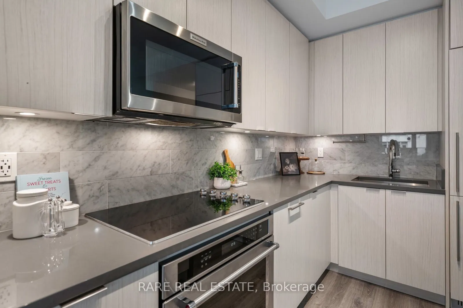 38 Iannuzzi Street #528