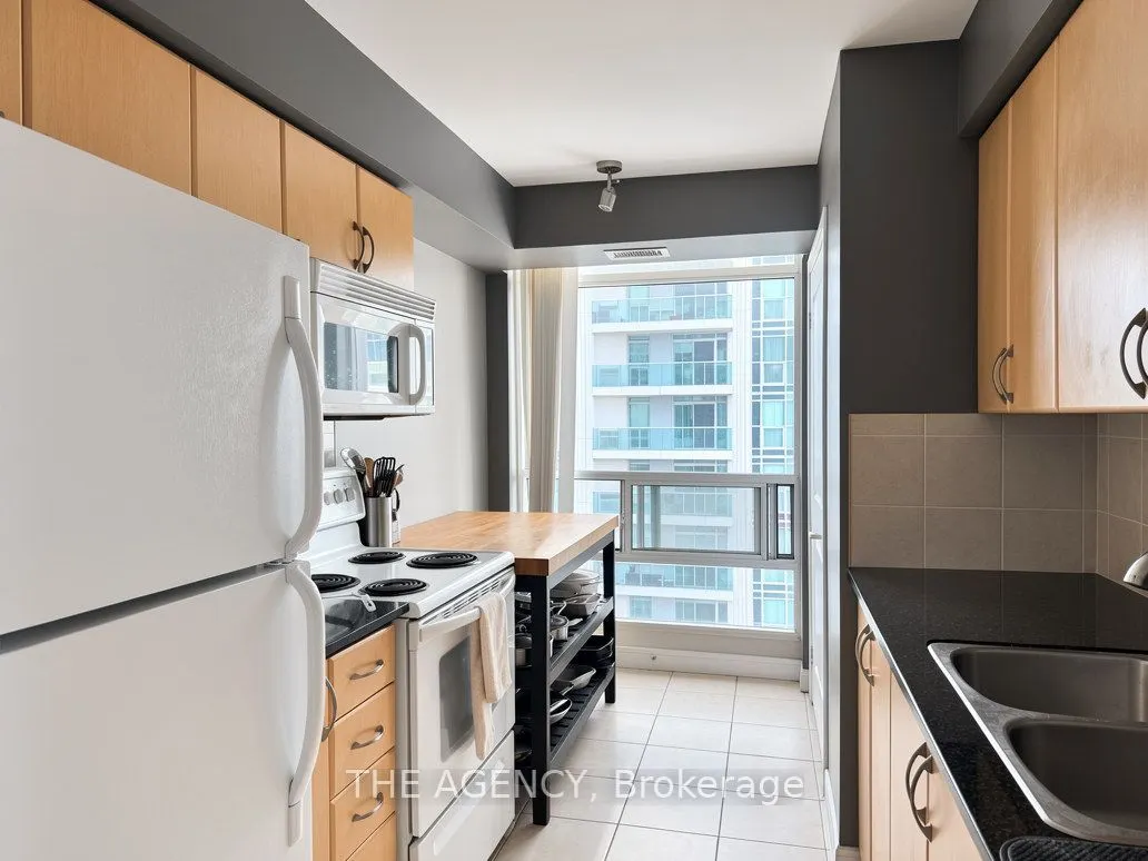 35 Bales Avenue #1711