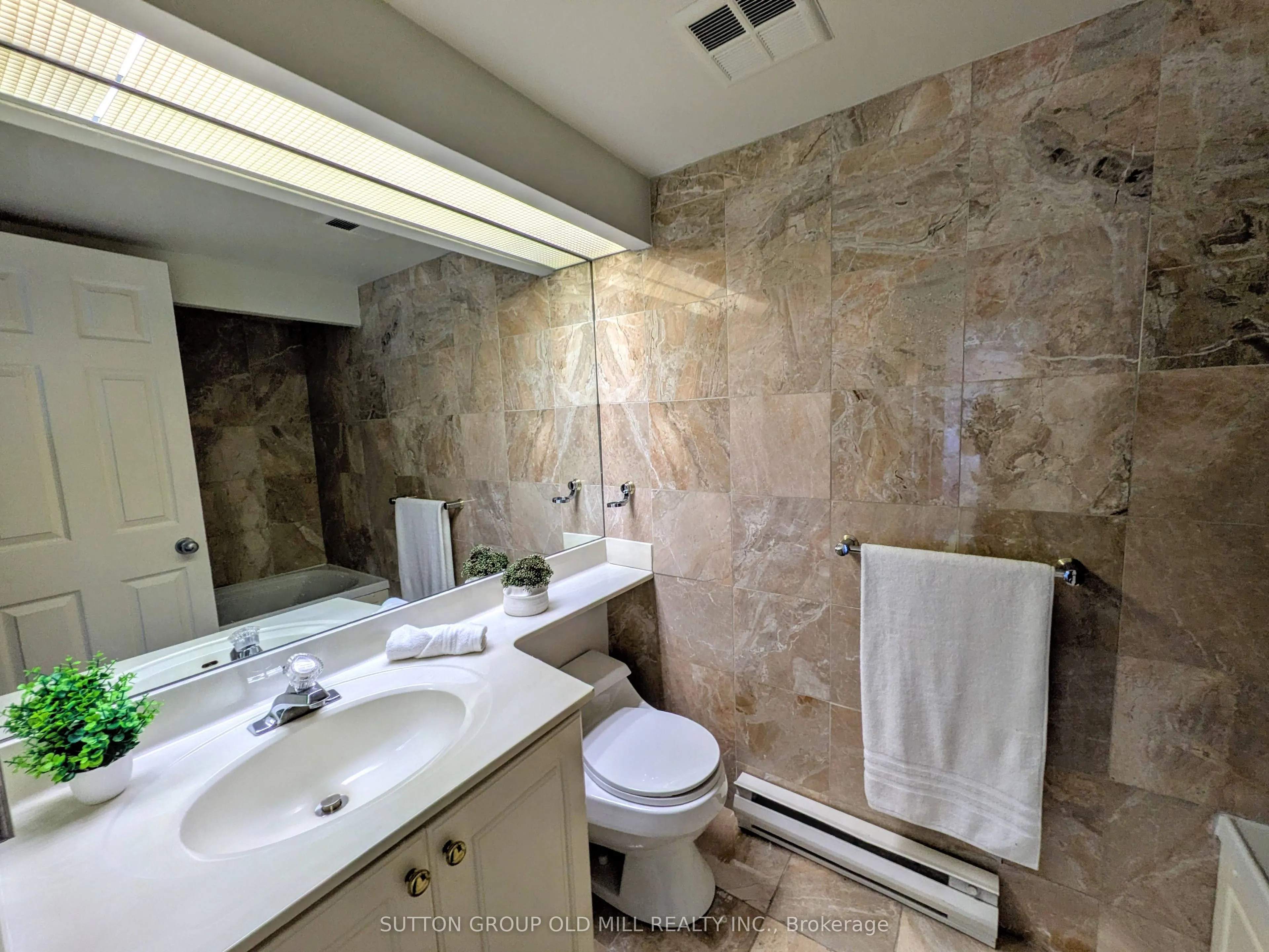 99 Harbour Square #1512