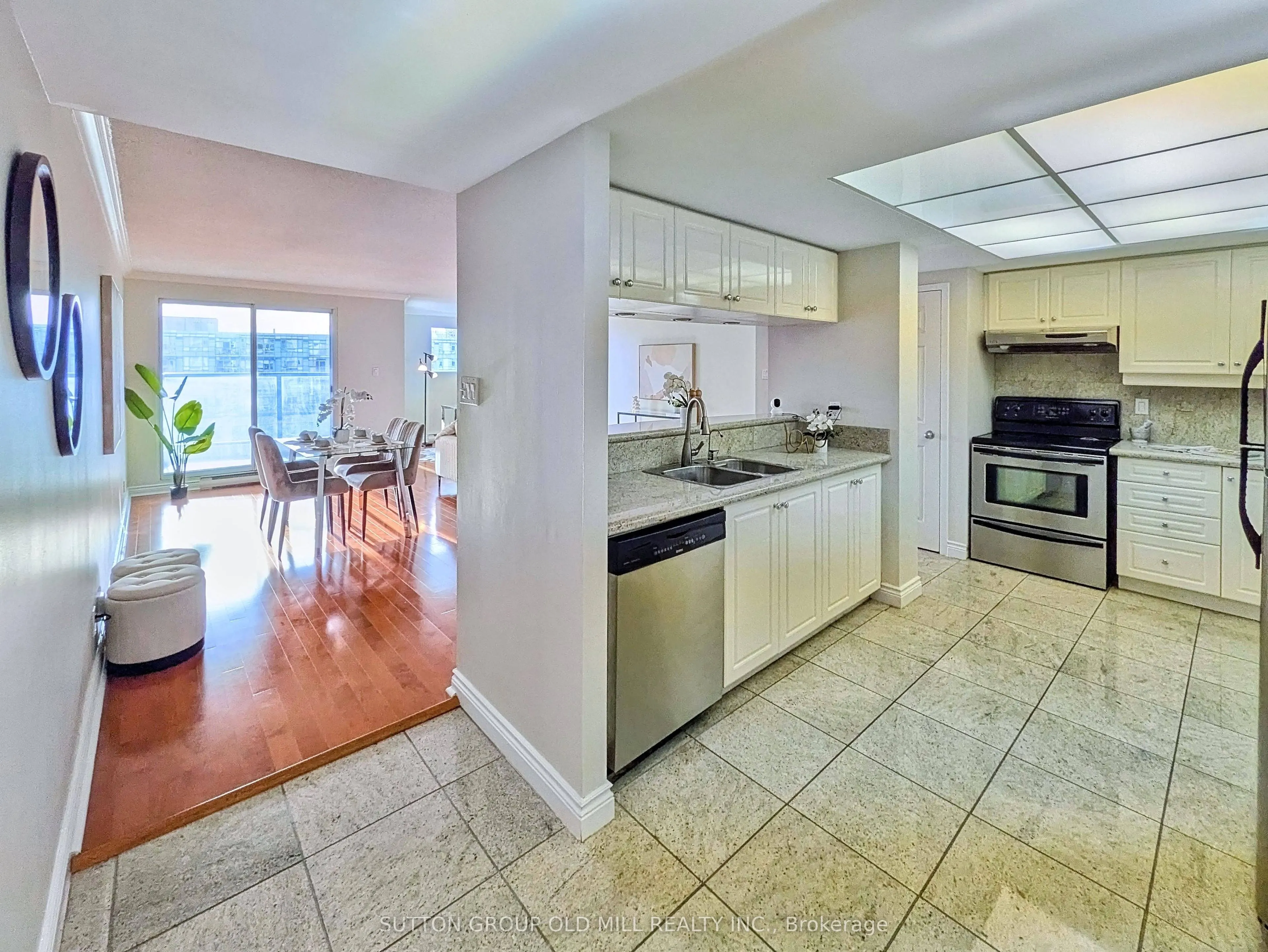 99 Harbour Square #1512