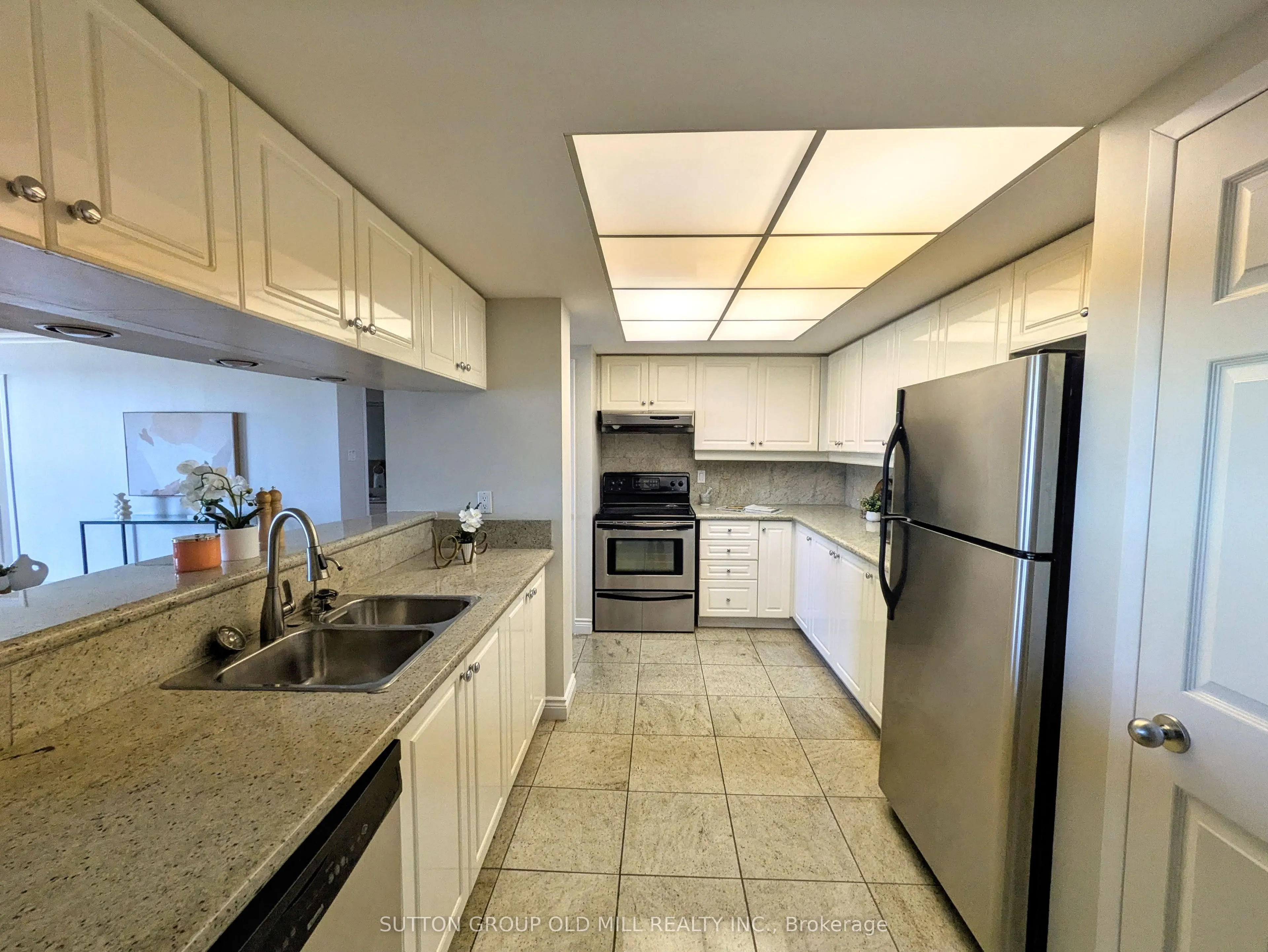 99 Harbour Square #1512