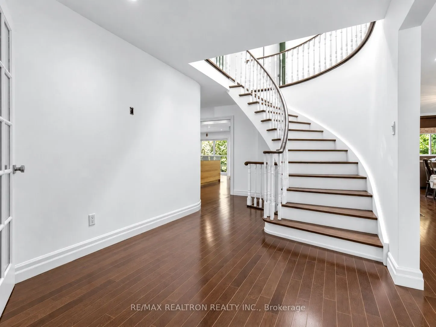 42 Apollo Drive