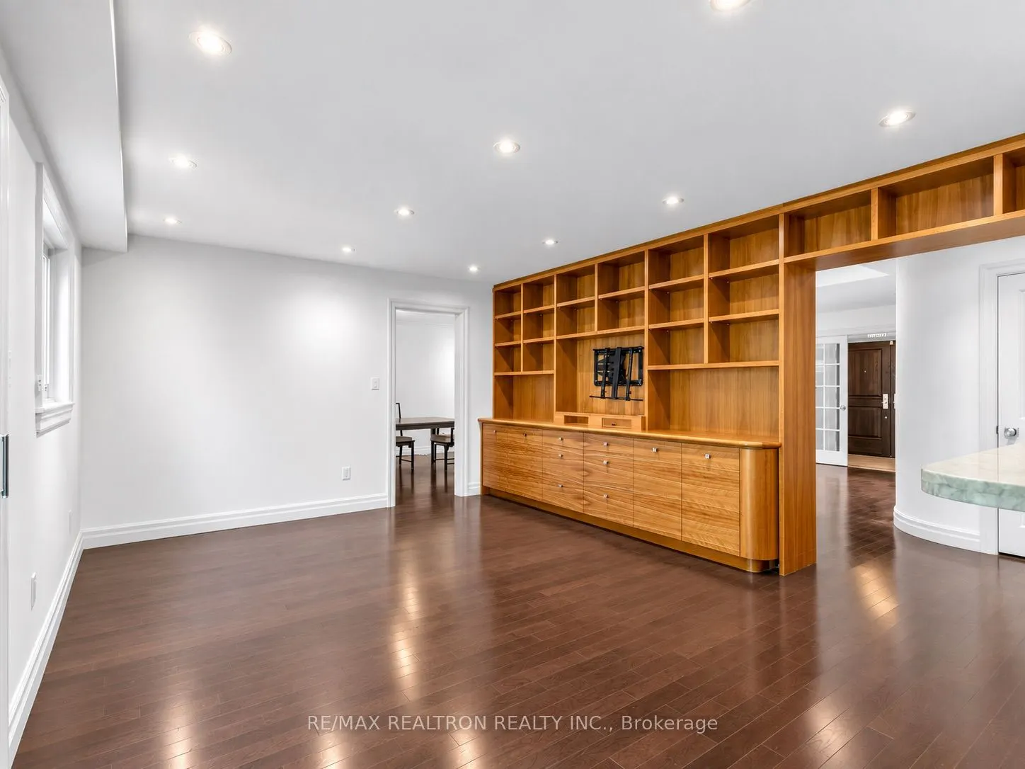 42 Apollo Drive