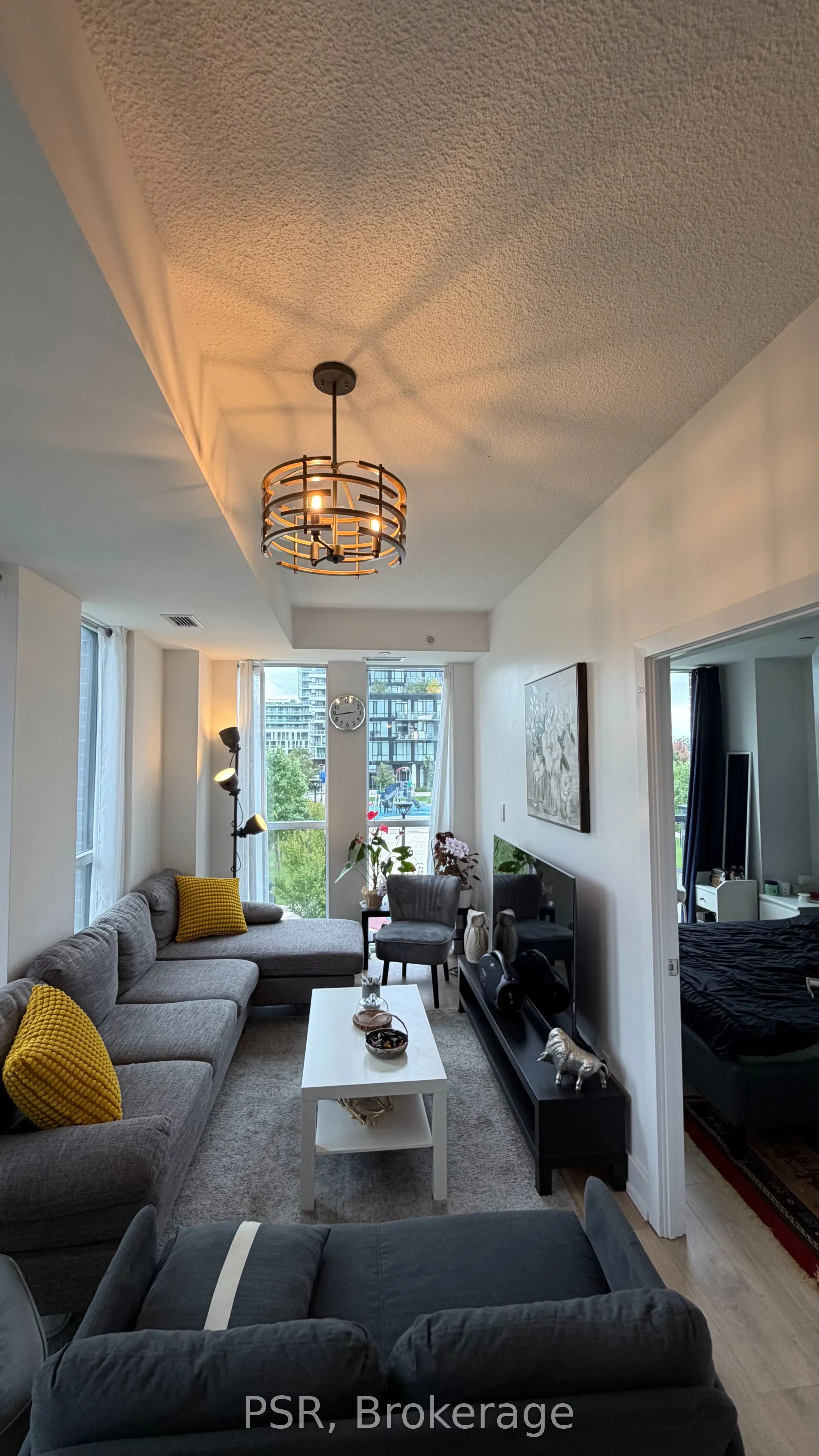 150 Fairview Mall Drive #211