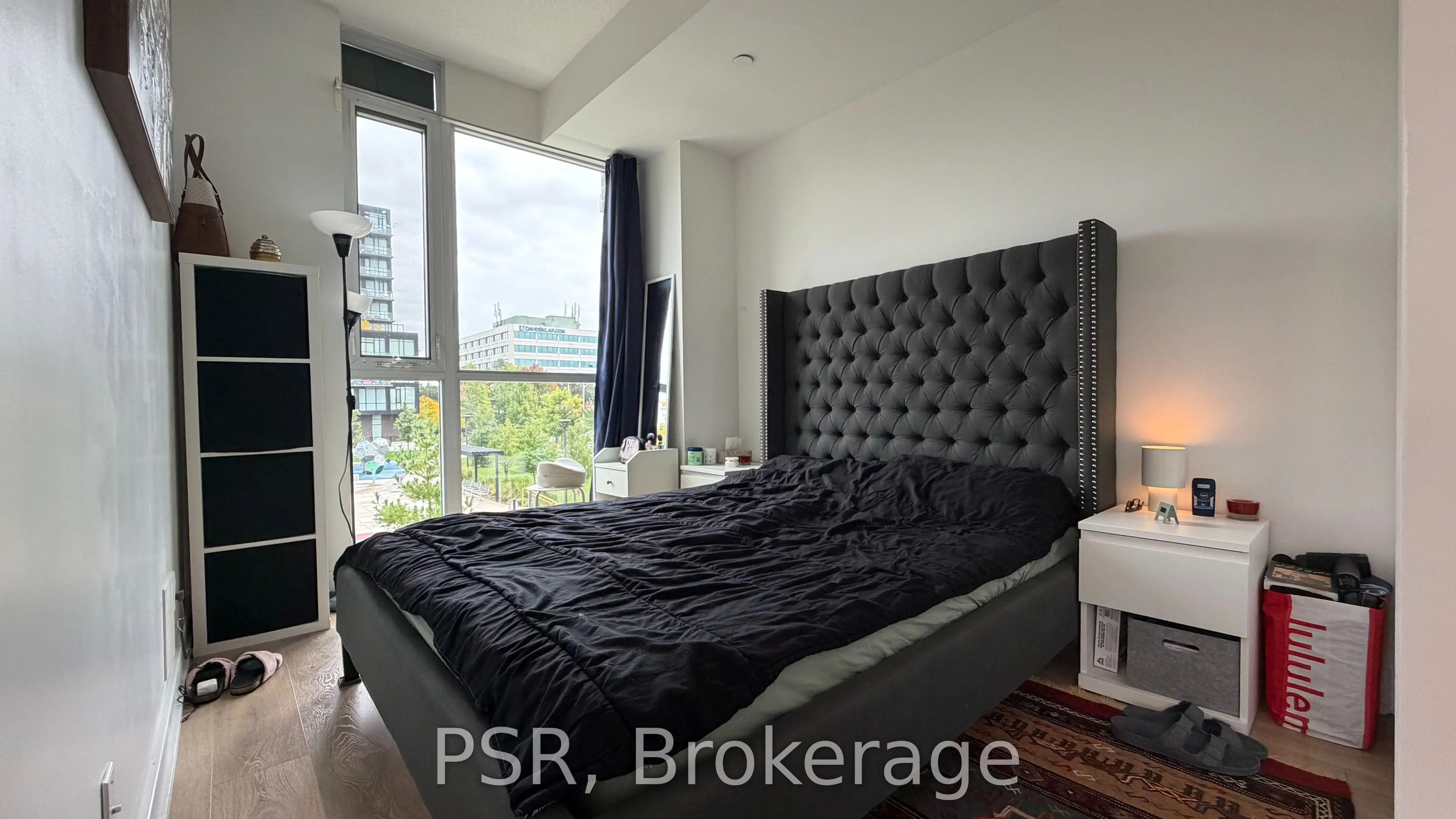150 Fairview Mall Drive #211