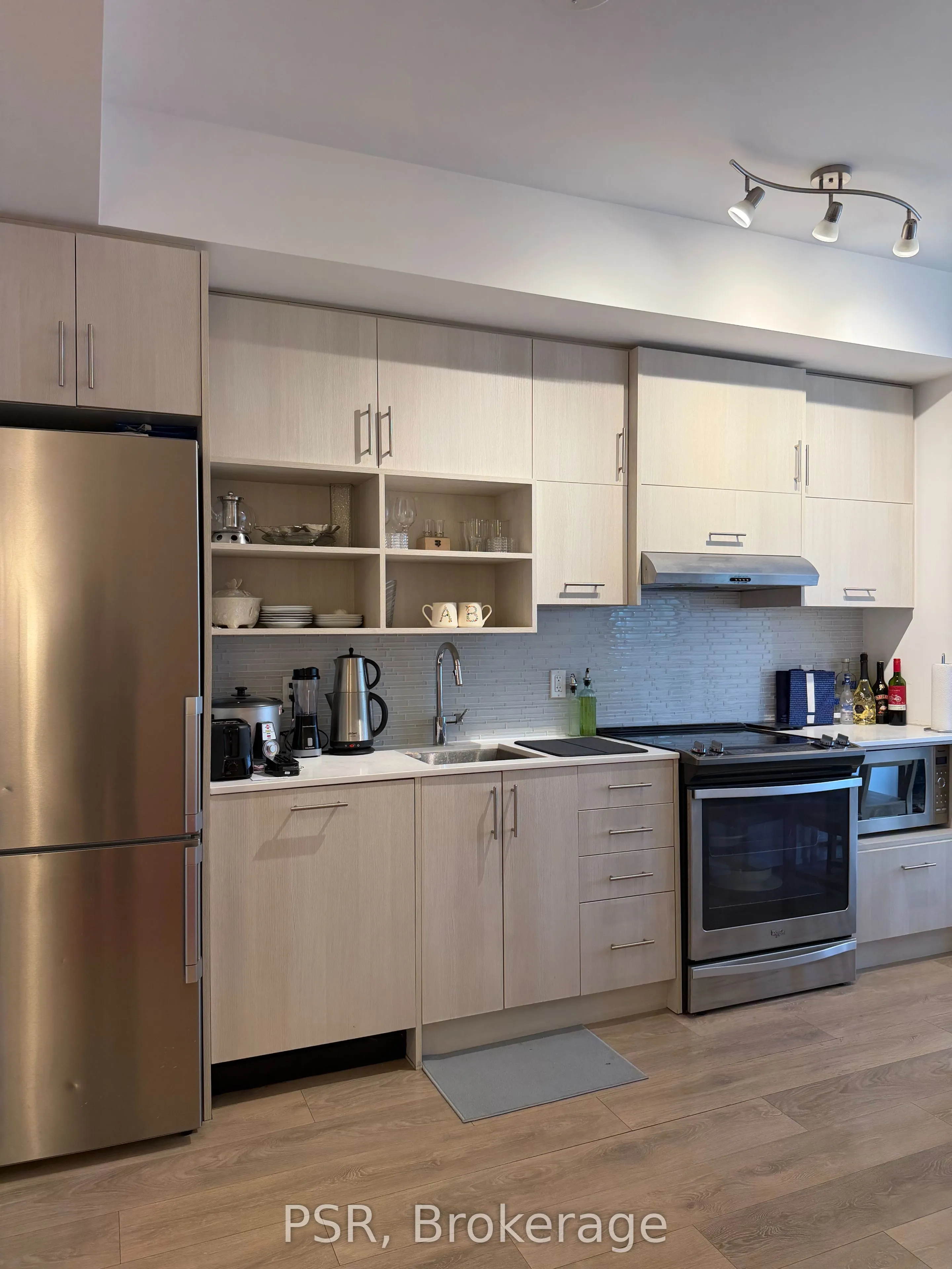 150 Fairview Mall Drive #211