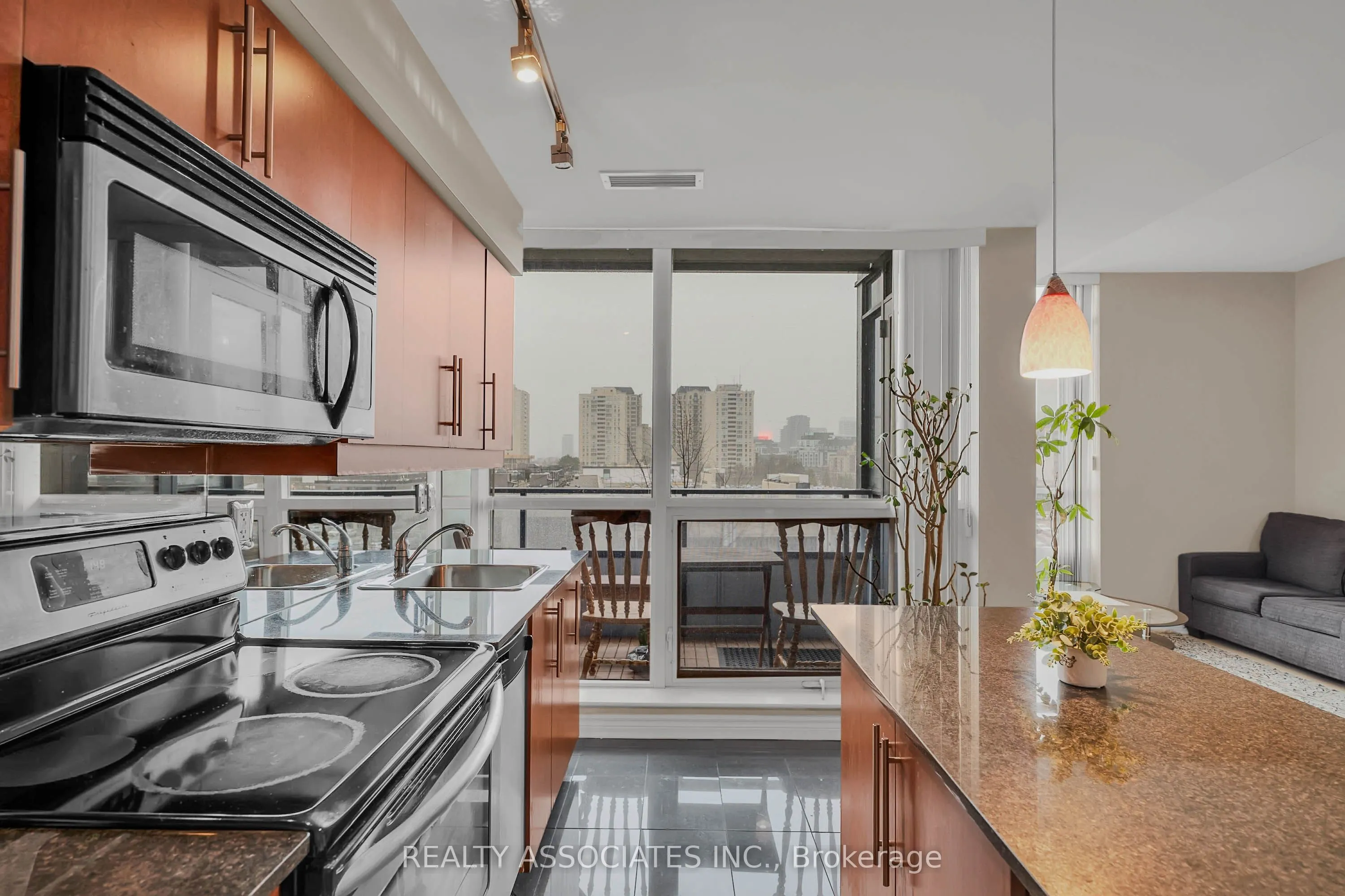 2885 Bayview Avenue #238