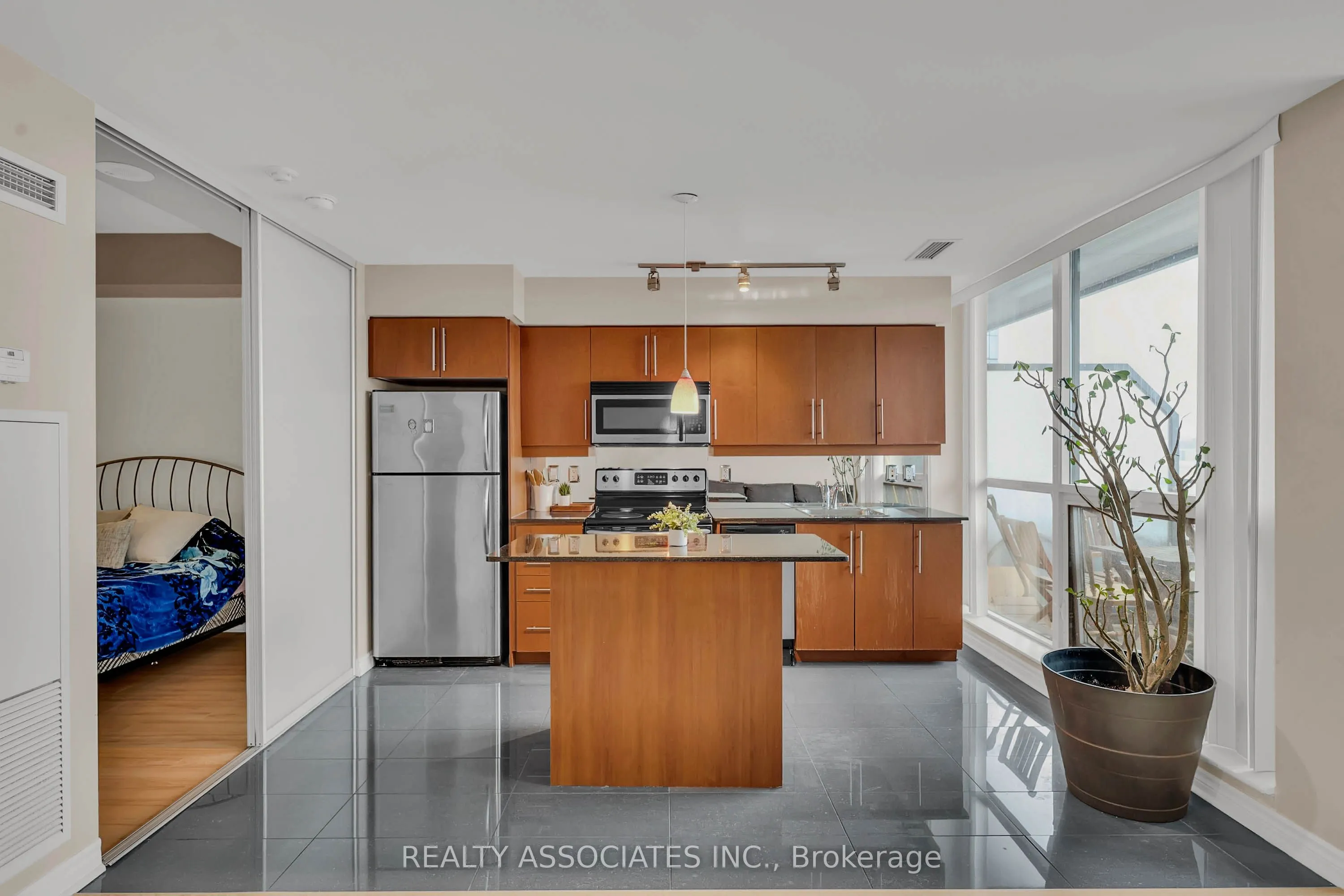 2885 Bayview Avenue #238