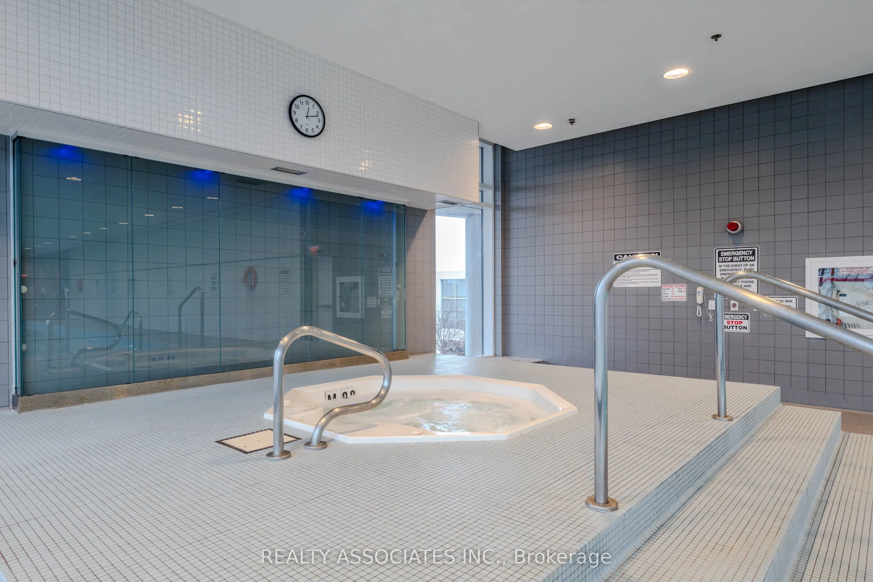 2885 Bayview Avenue #238