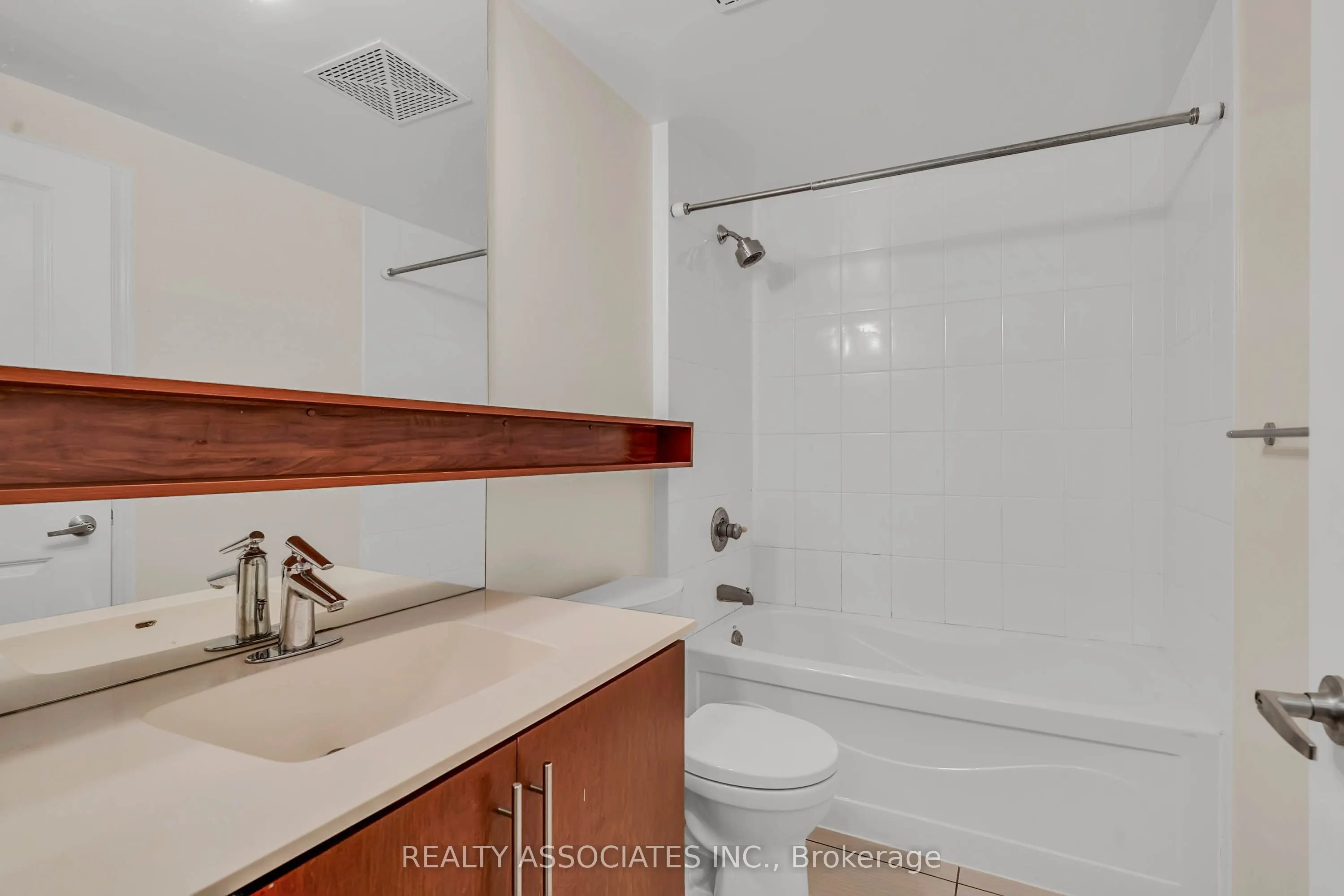 2885 Bayview Avenue #238