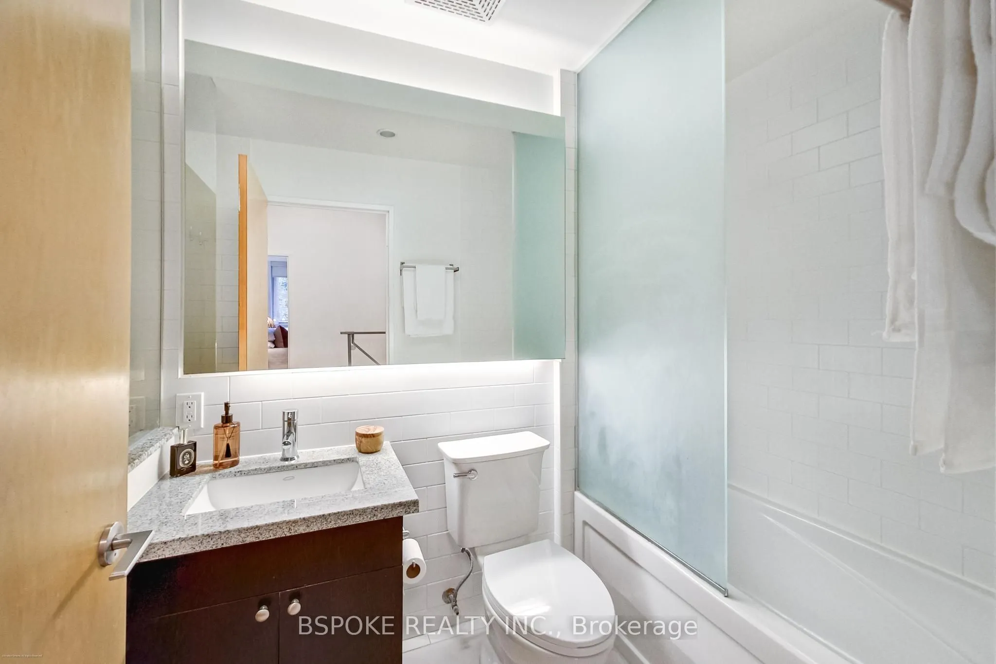 1005 King Street W #132