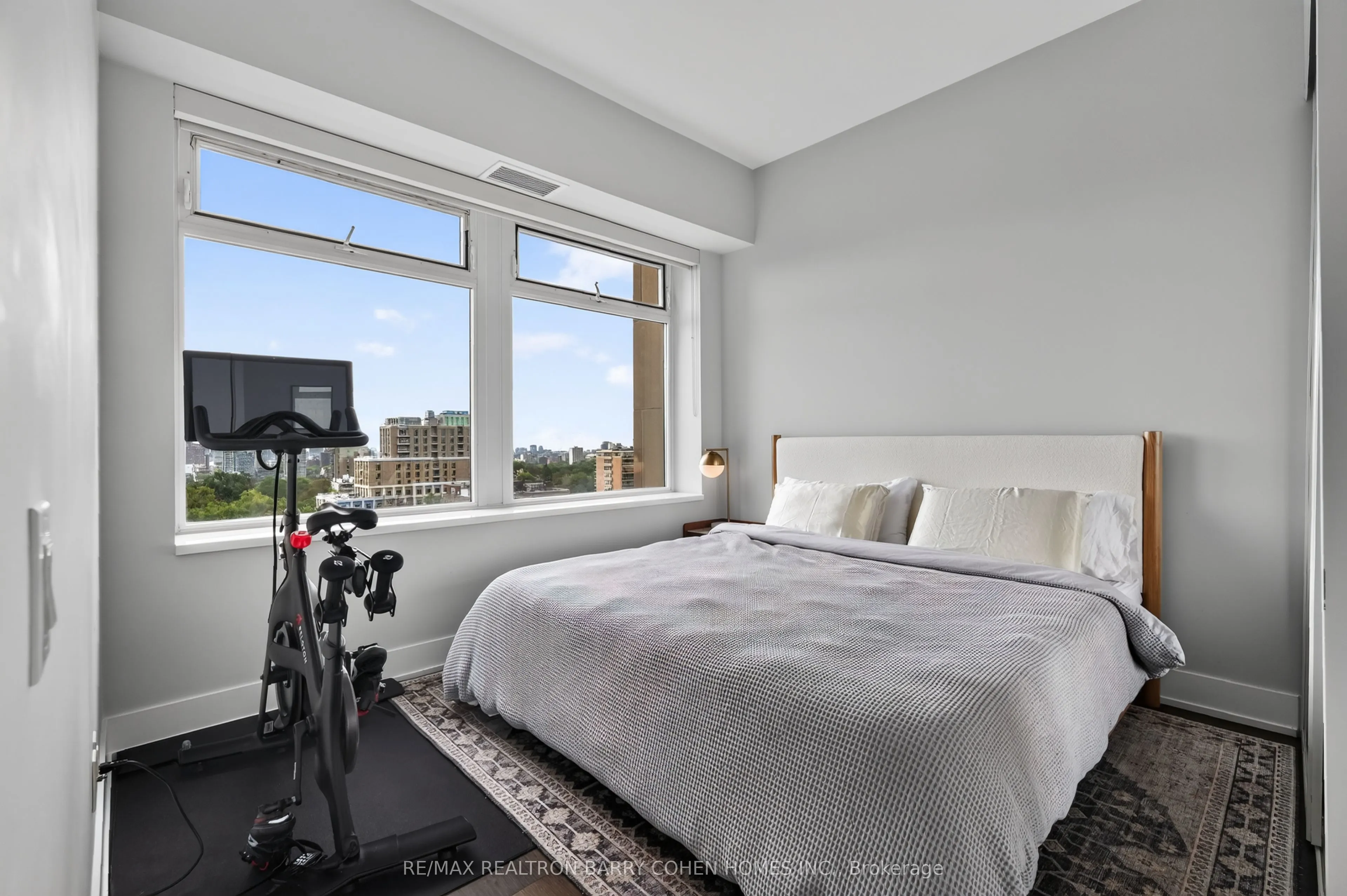111 St Clair Avenue W #1018
