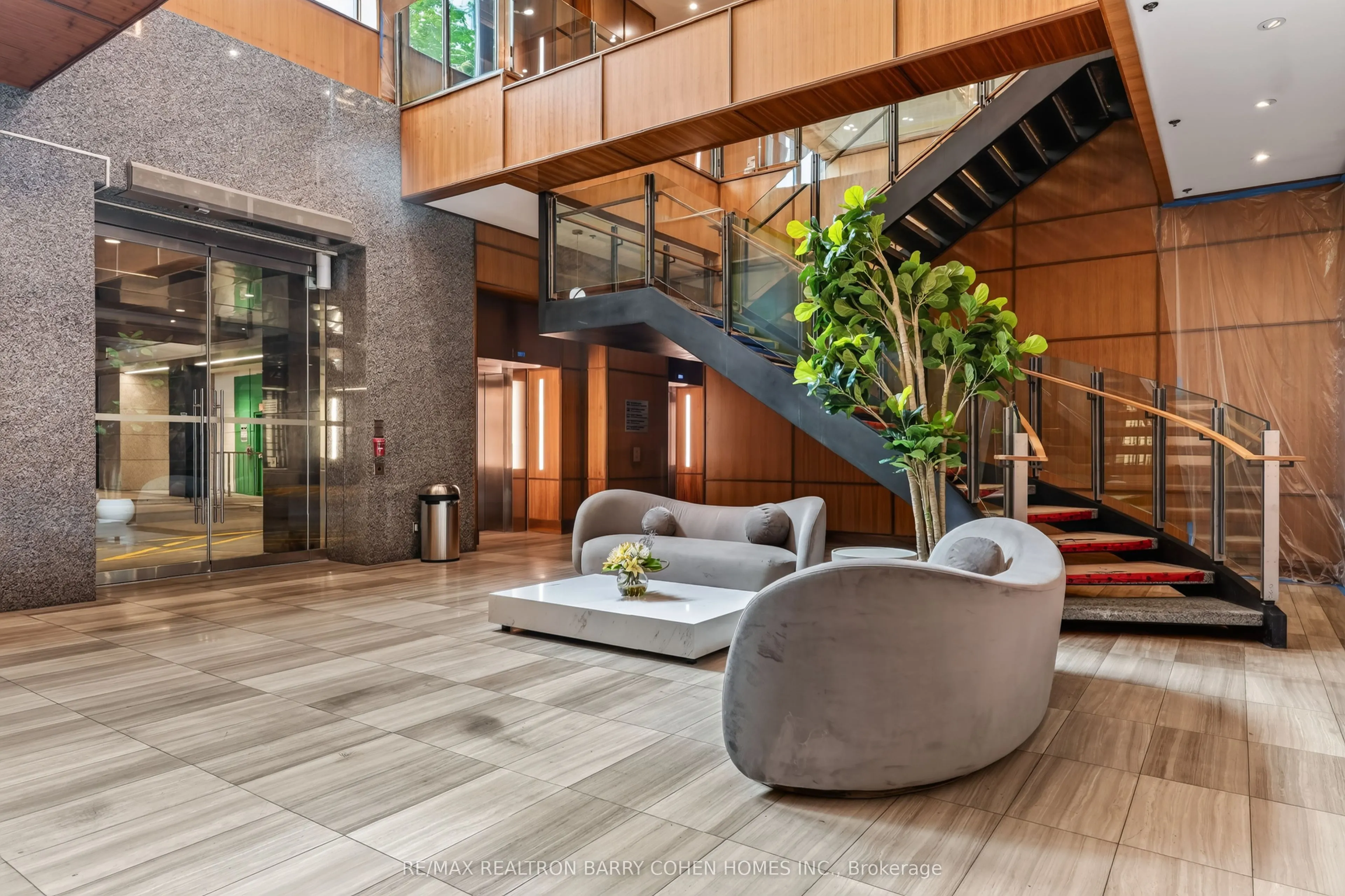 111 St Clair Avenue W #1018