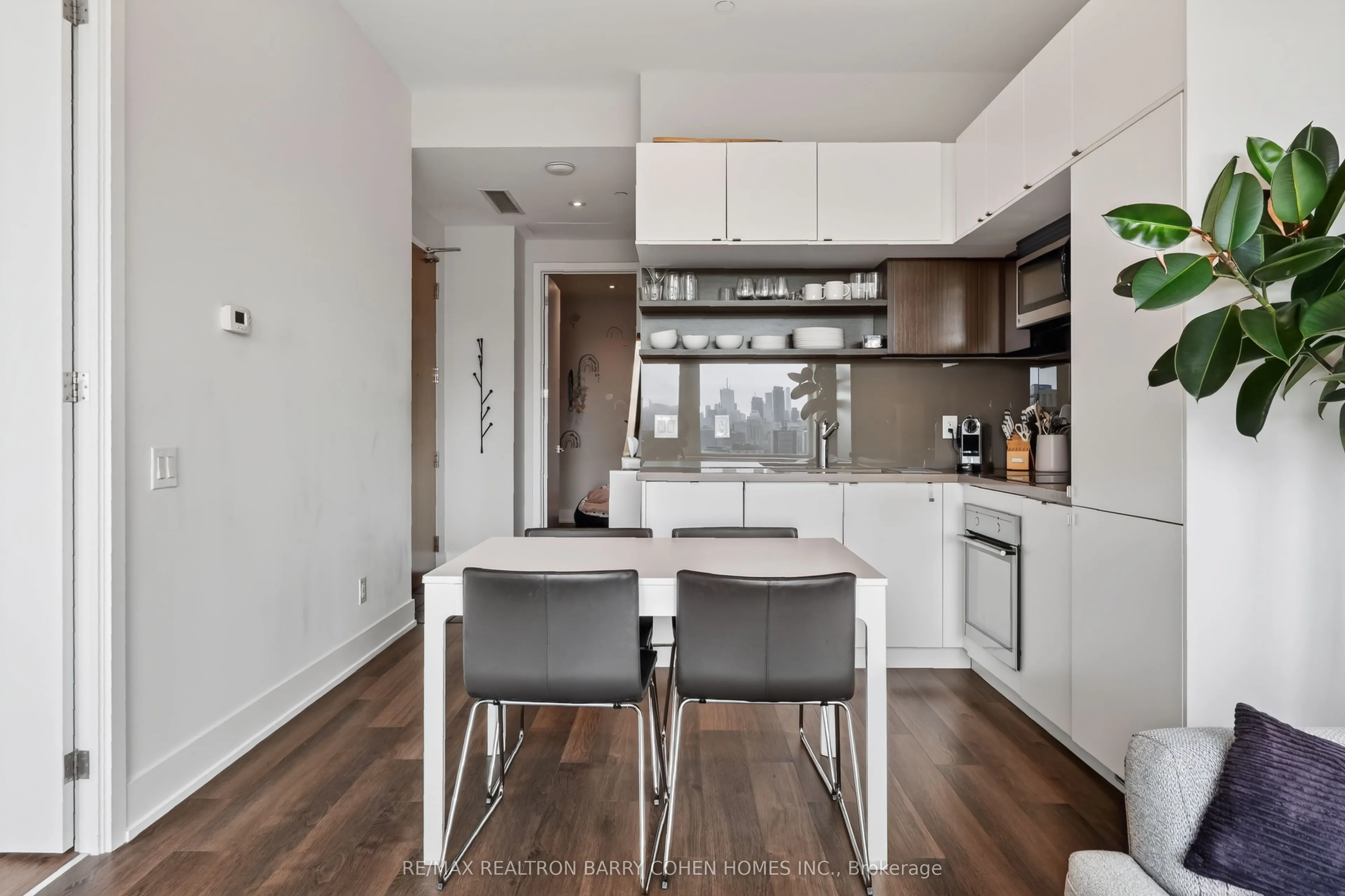111 St Clair Avenue W #1018