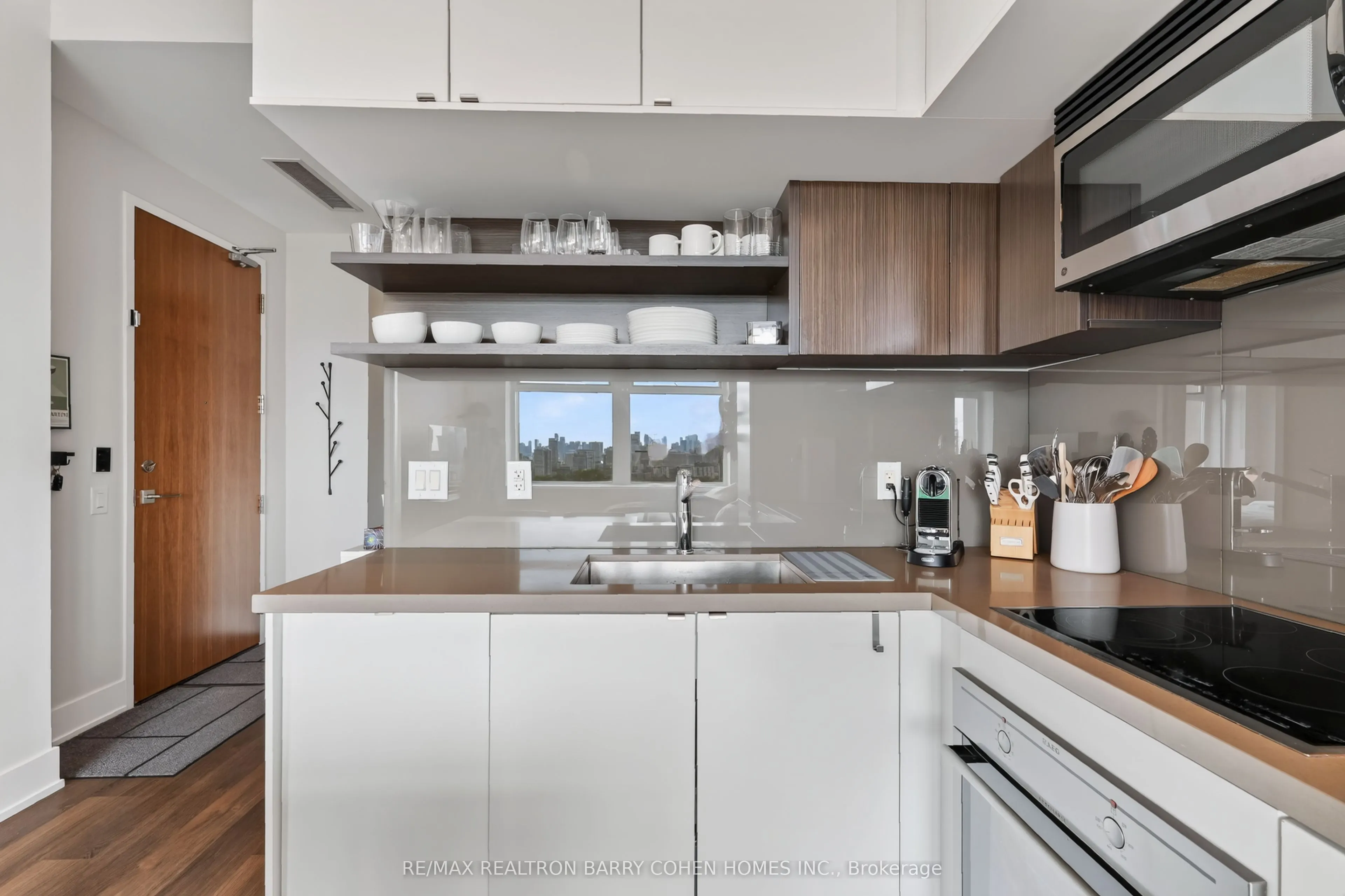 111 St Clair Avenue W #1018